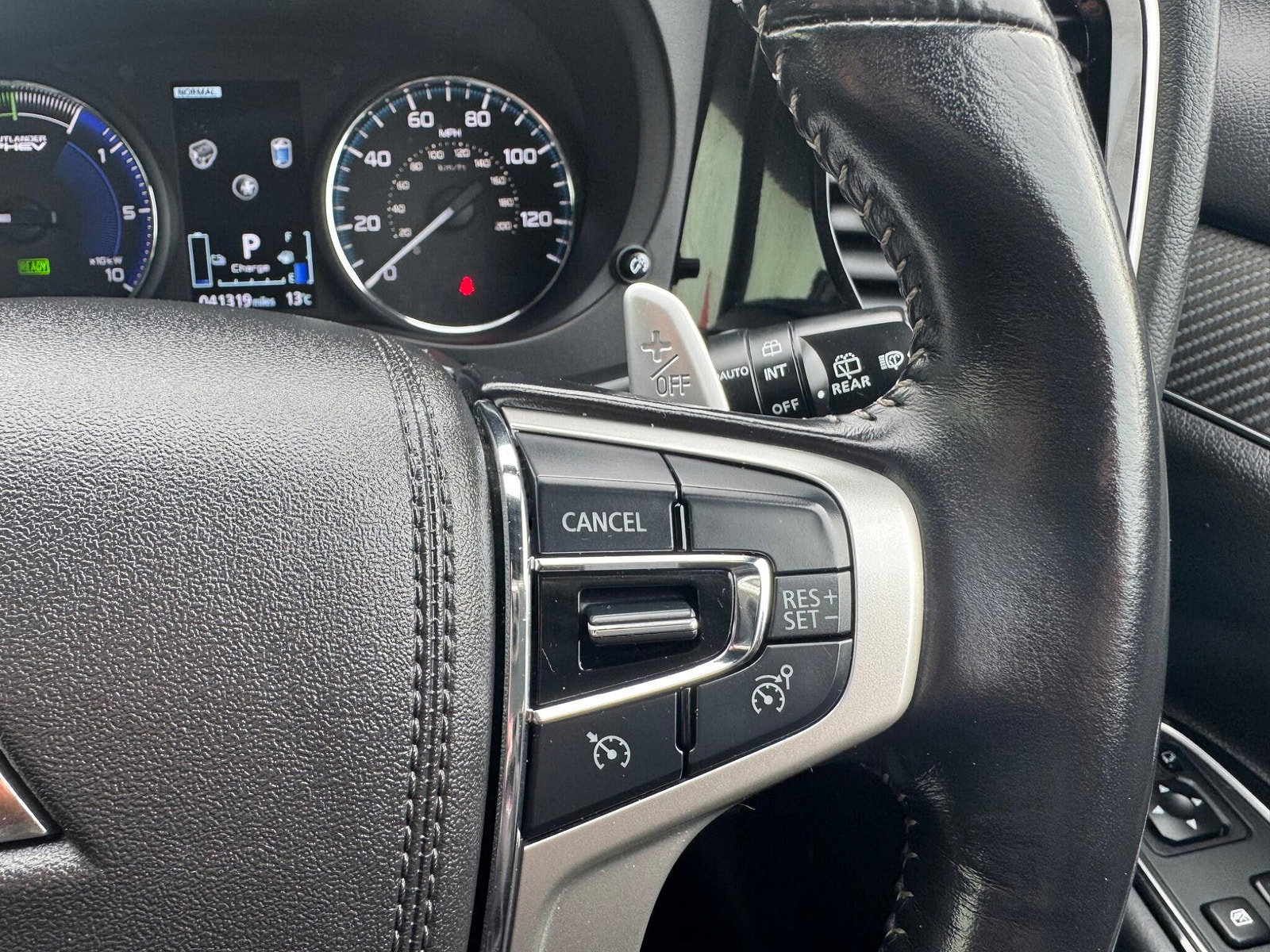 Mitsubishi Outlander 2.4h TwinMotor 13.8kWh 4h CVT 4WD Euro 6 (s/s) 5dr 5dr Automatic 2018