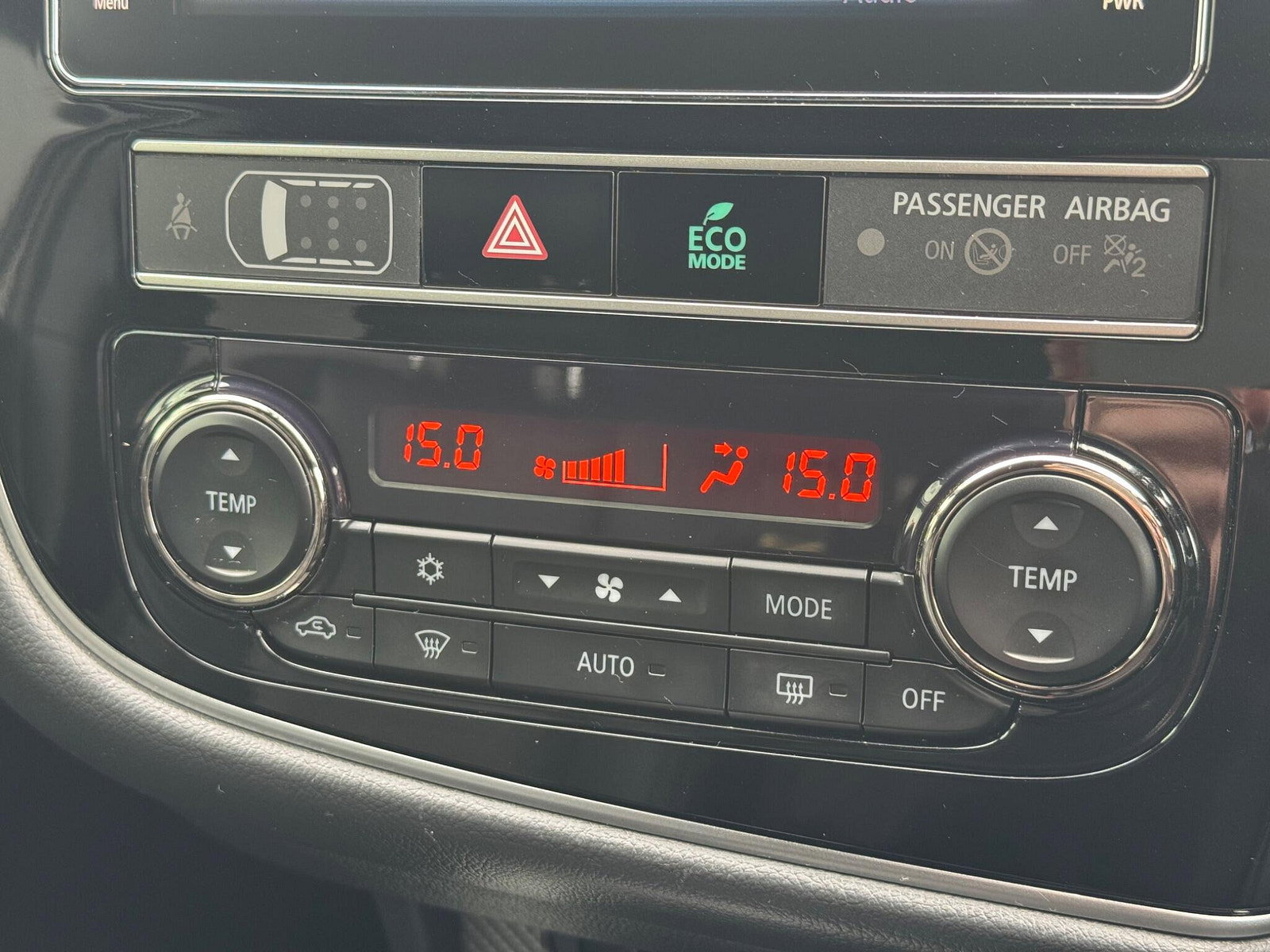 Mitsubishi Outlander 2.4h TwinMotor 13.8kWh 4h CVT 4WD Euro 6 (s/s) 5dr 5dr Automatic 2018