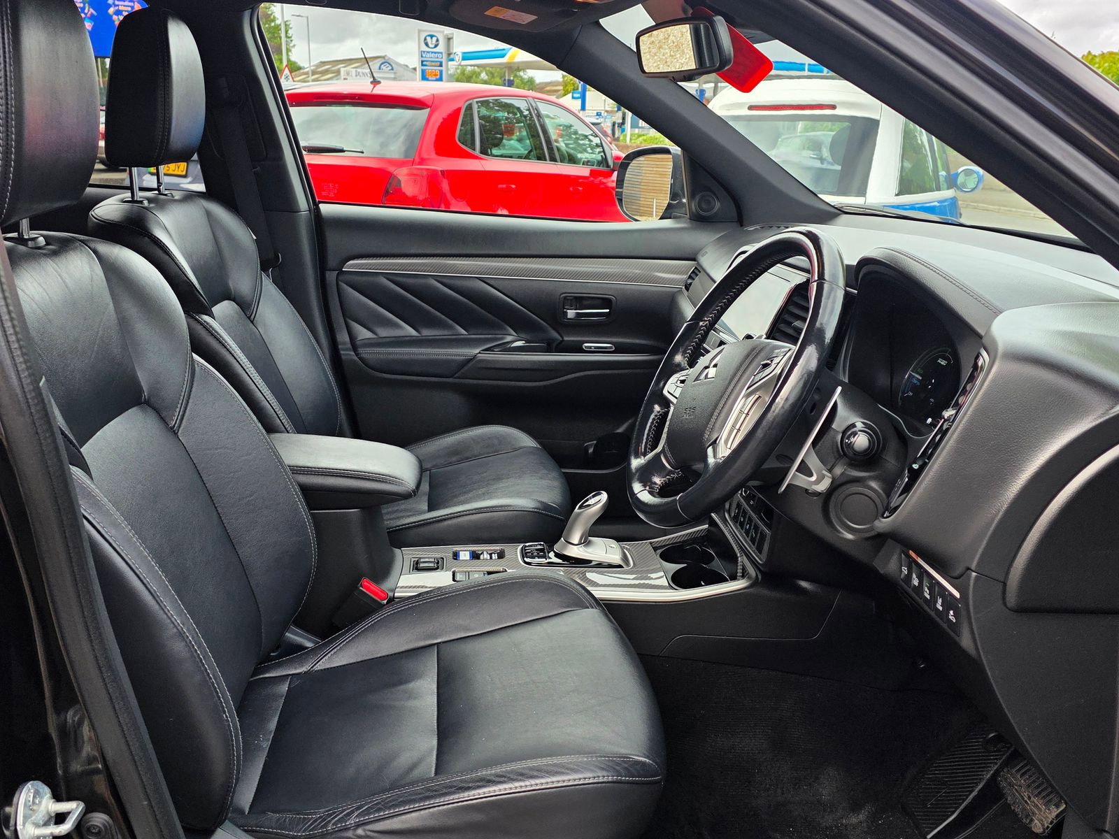 Mitsubishi Outlander 2.4h TwinMotor 13.8kWh 4hs SUV 5dr Petrol Plug-in Hybrid CVT 4WD Euro 6 (s/s) (209 ps) 5dr Automatic 2019