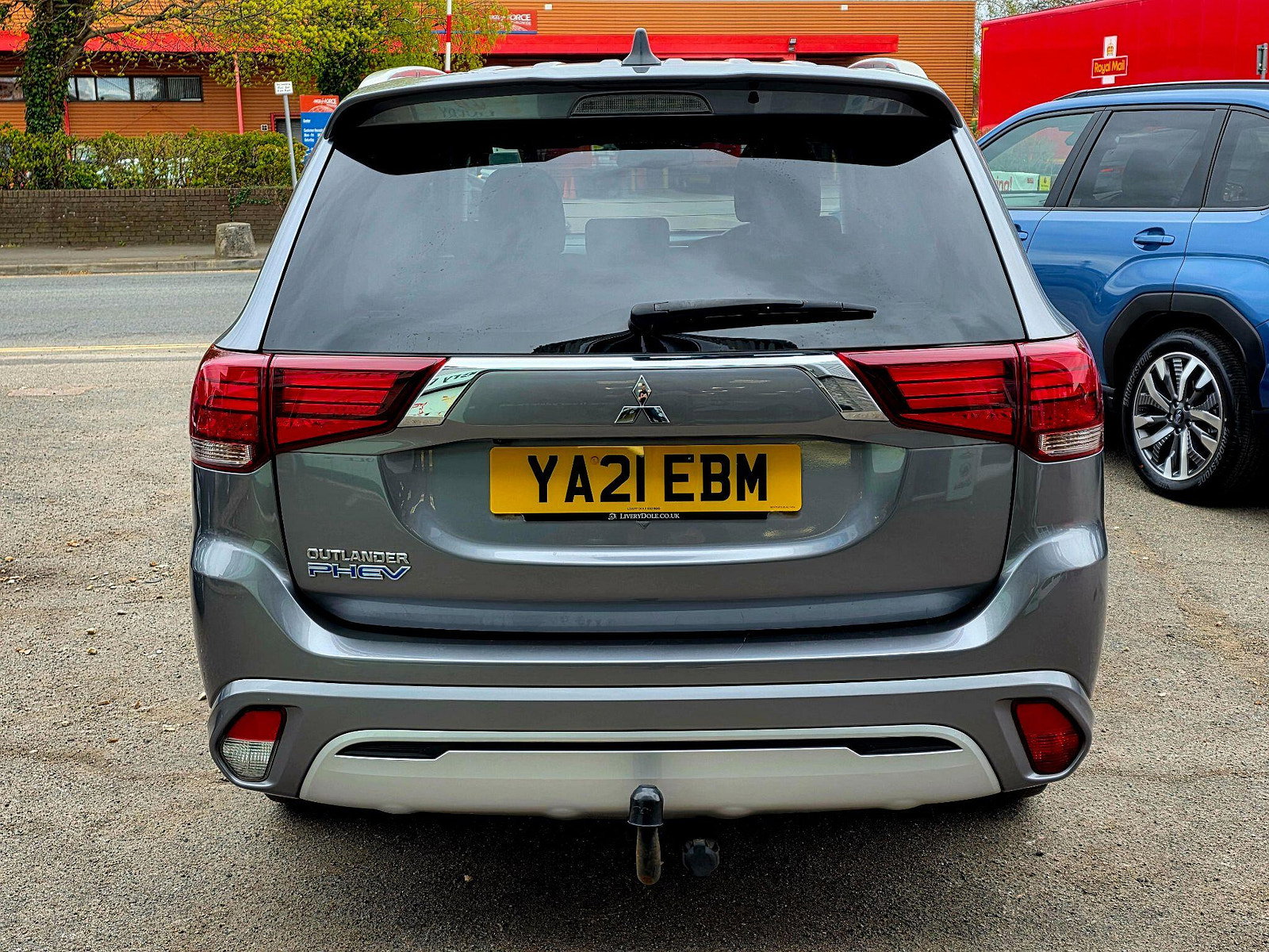 Mitsubishi Outlander 2.4h TwinMotor 13.8kWh Design CVT 4WD Euro 6 (s/s) 5dr 5dr Automatic 2021