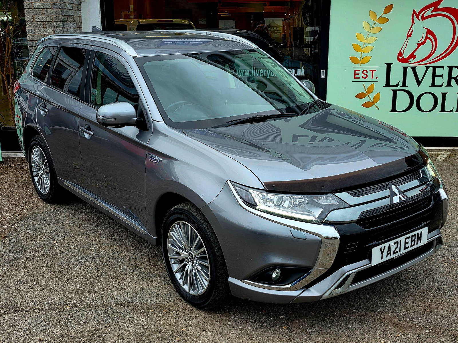 Mitsubishi Outlander 2.4h TwinMotor 13.8kWh Design CVT 4WD Euro 6 (s/s) 5dr 5dr Automatic 2021