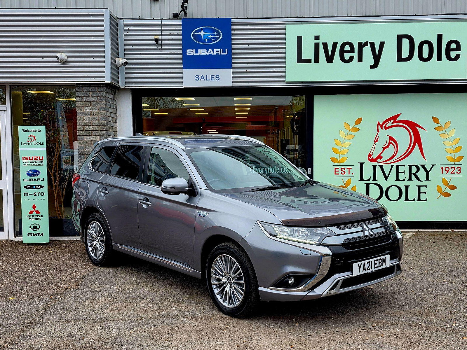 Mitsubishi Outlander 2.4h TwinMotor 13.8kWh Design CVT 4WD Euro 6 (s/s) 5dr 5dr Automatic 2021