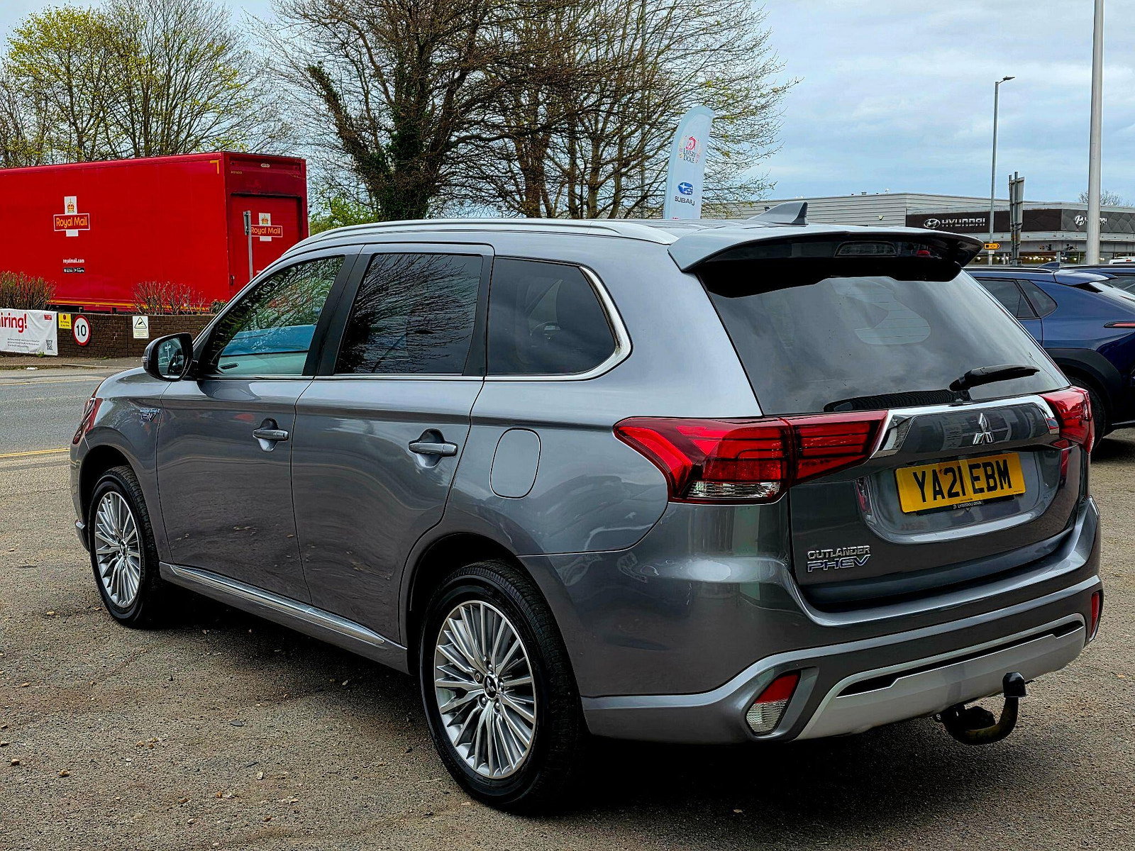 Mitsubishi Outlander 2.4h TwinMotor 13.8kWh Design CVT 4WD Euro 6 (s/s) 5dr 5dr Automatic 2021