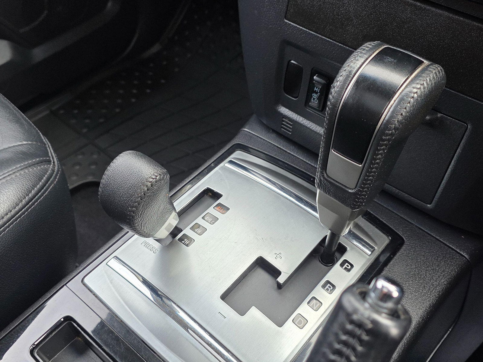 Mitsubishi Shogun 3.2 DI-DC SG3 Auto 4WD Euro 5 5dr LWB 5dr Automatic 2015