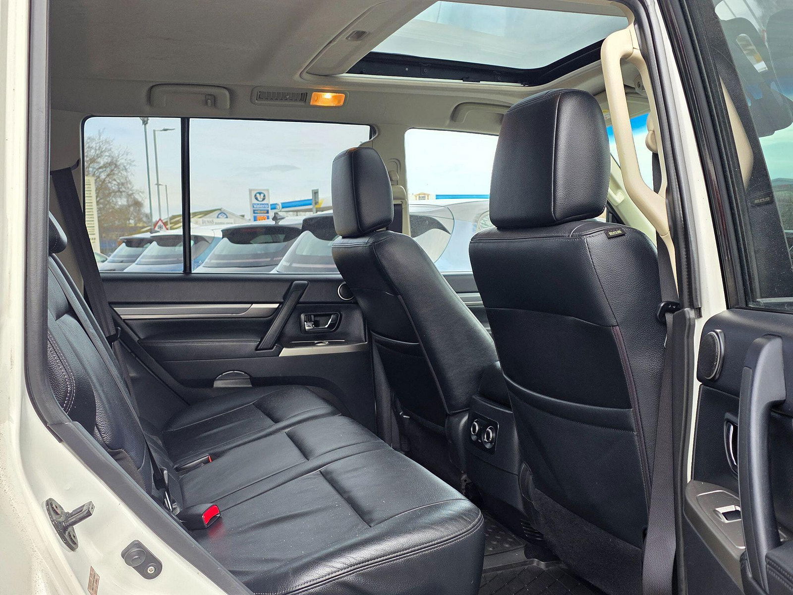 Mitsubishi Shogun 3.2 DI-DC SG3 Auto 4WD Euro 5 5dr LWB 5dr Automatic 2015