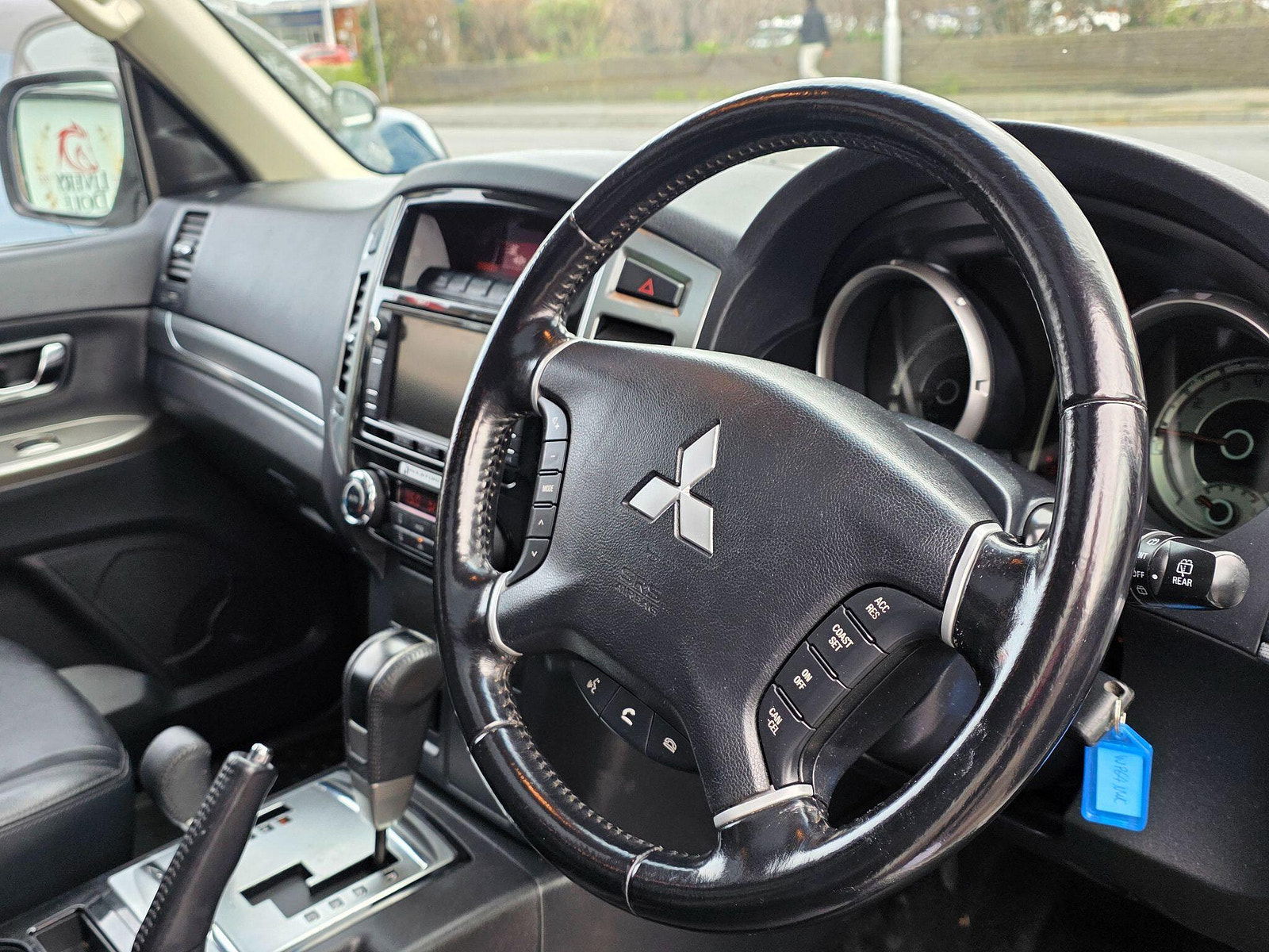 Mitsubishi Shogun 3.2 DI-DC SG3 Auto 4WD Euro 5 5dr LWB 5dr Automatic 2015