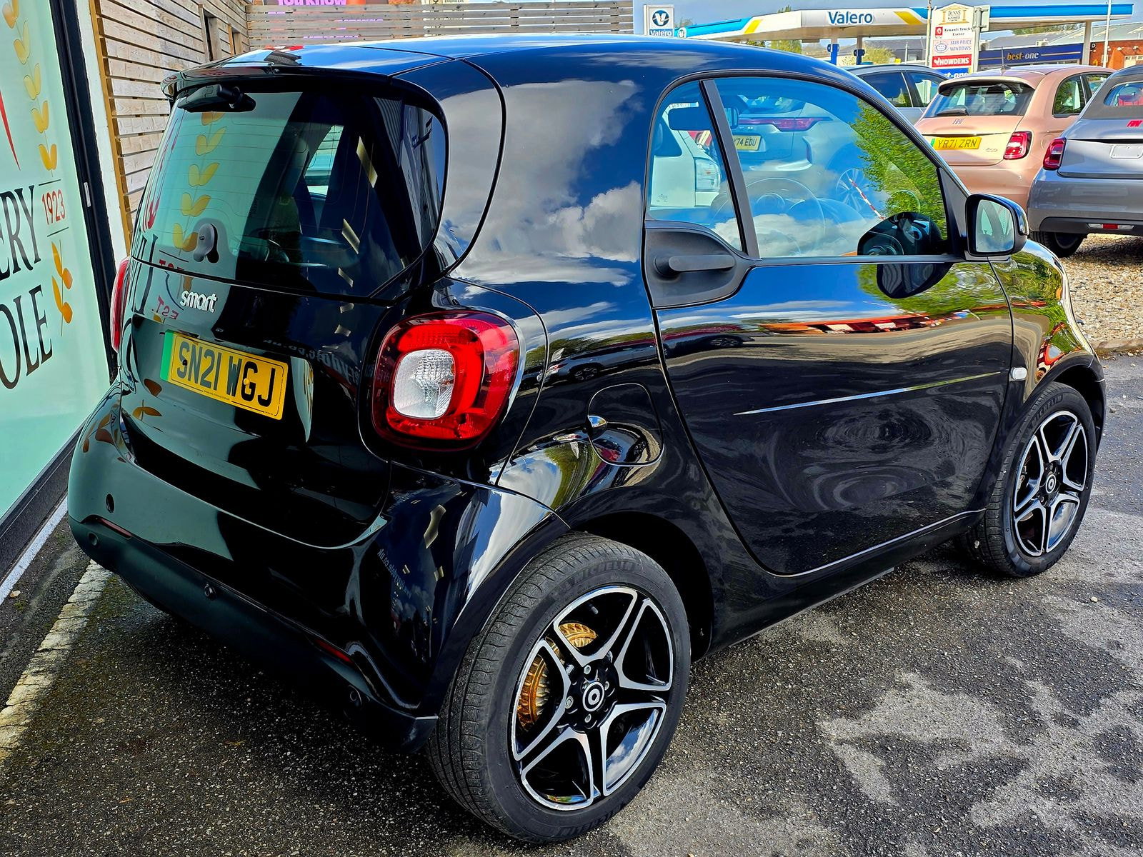 Smart ForTwo 17.6kWh Premium Auto 2dr (22kW Charger) 2dr Automatic 2021