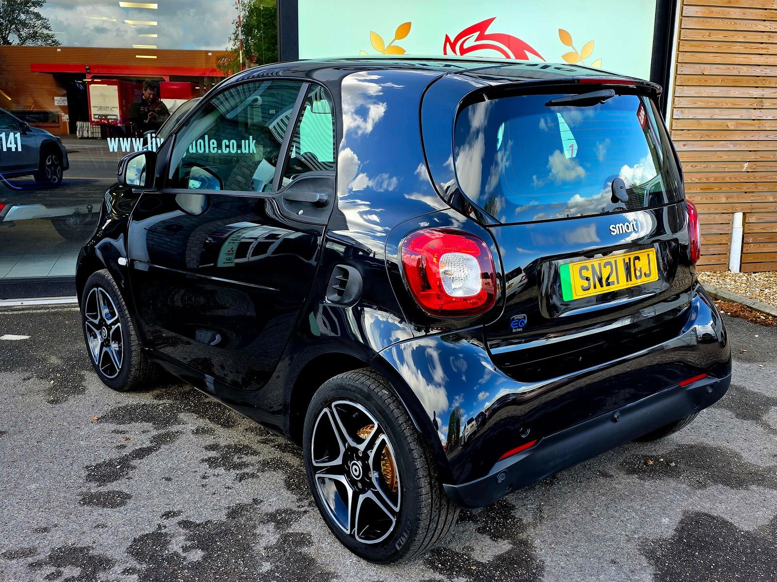 Smart ForTwo 17.6kWh Premium Auto 2dr (22kW Charger) 2dr Automatic 2021