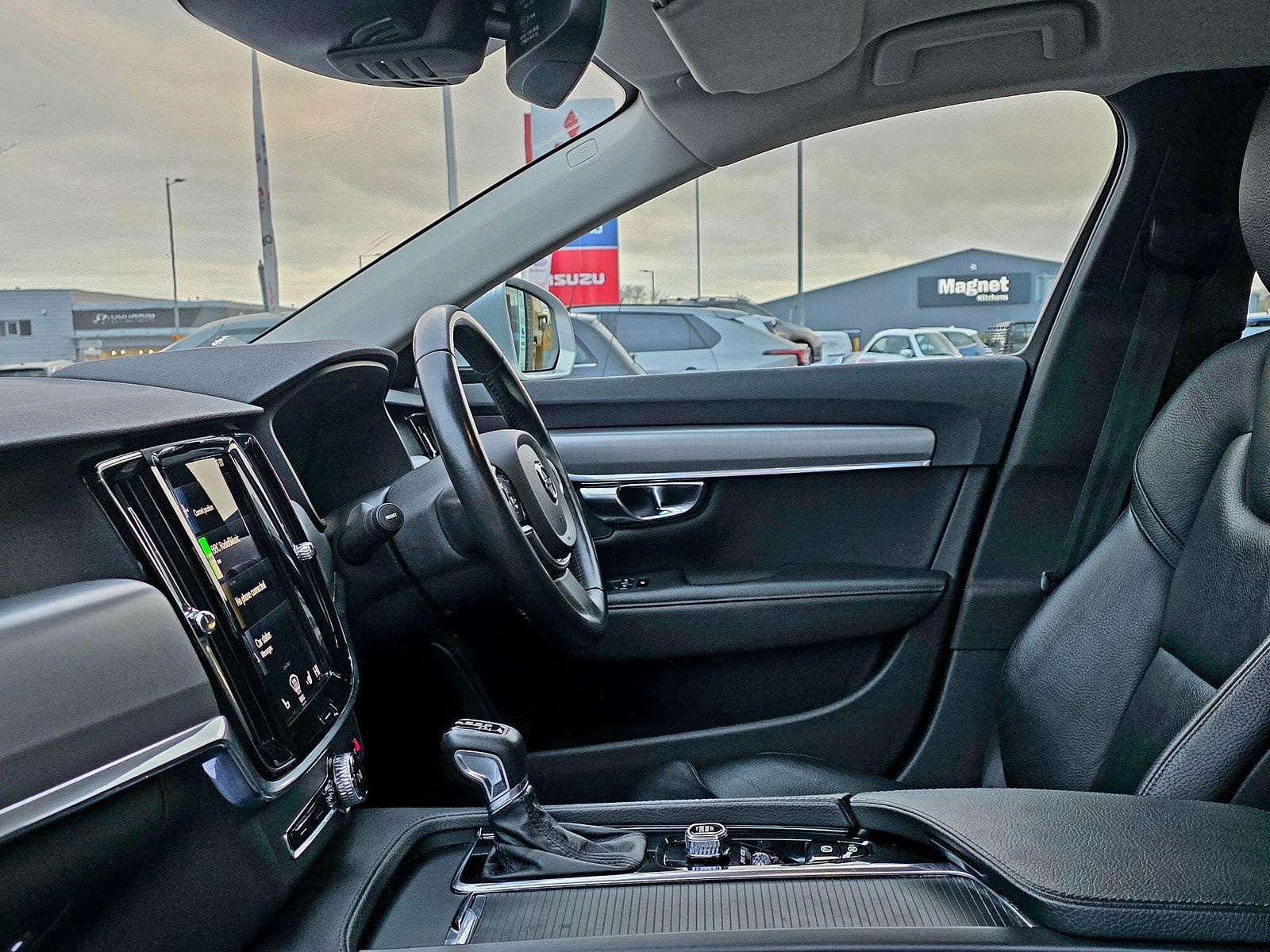 Volvo V90 2.0 T4 Momentum Plus Auto Euro 6 (s/s) 5dr 5dr Automatic 2020