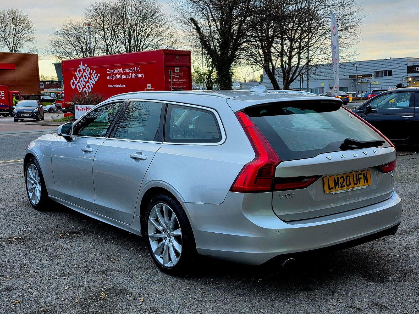 Volvo V90 2.0 T4 Momentum Plus Auto Euro 6 (s/s) 5dr 5dr Automatic 2020