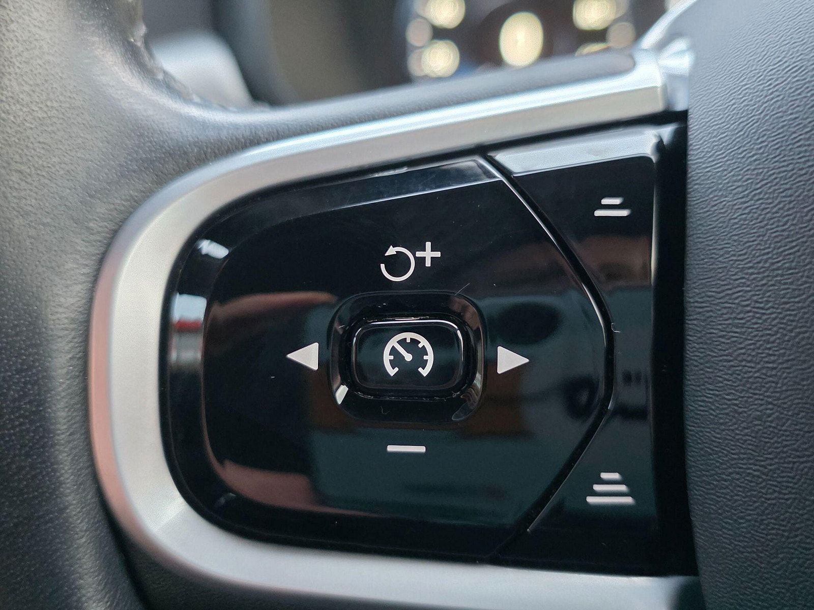 Volvo V90 2.0 T4 Momentum Plus Auto Euro 6 (s/s) 5dr 5dr Automatic 2020