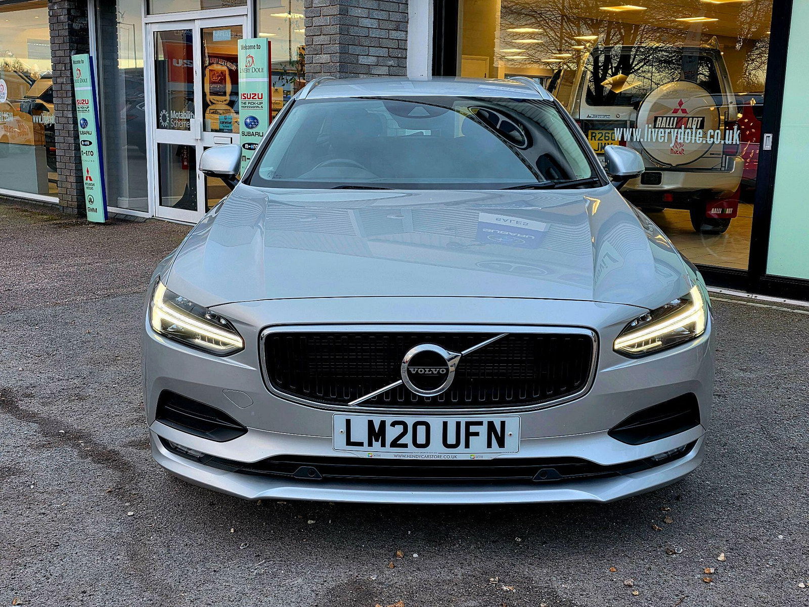 Volvo V90 2.0 T4 Momentum Plus Auto Euro 6 (s/s) 5dr 5dr Automatic 2020