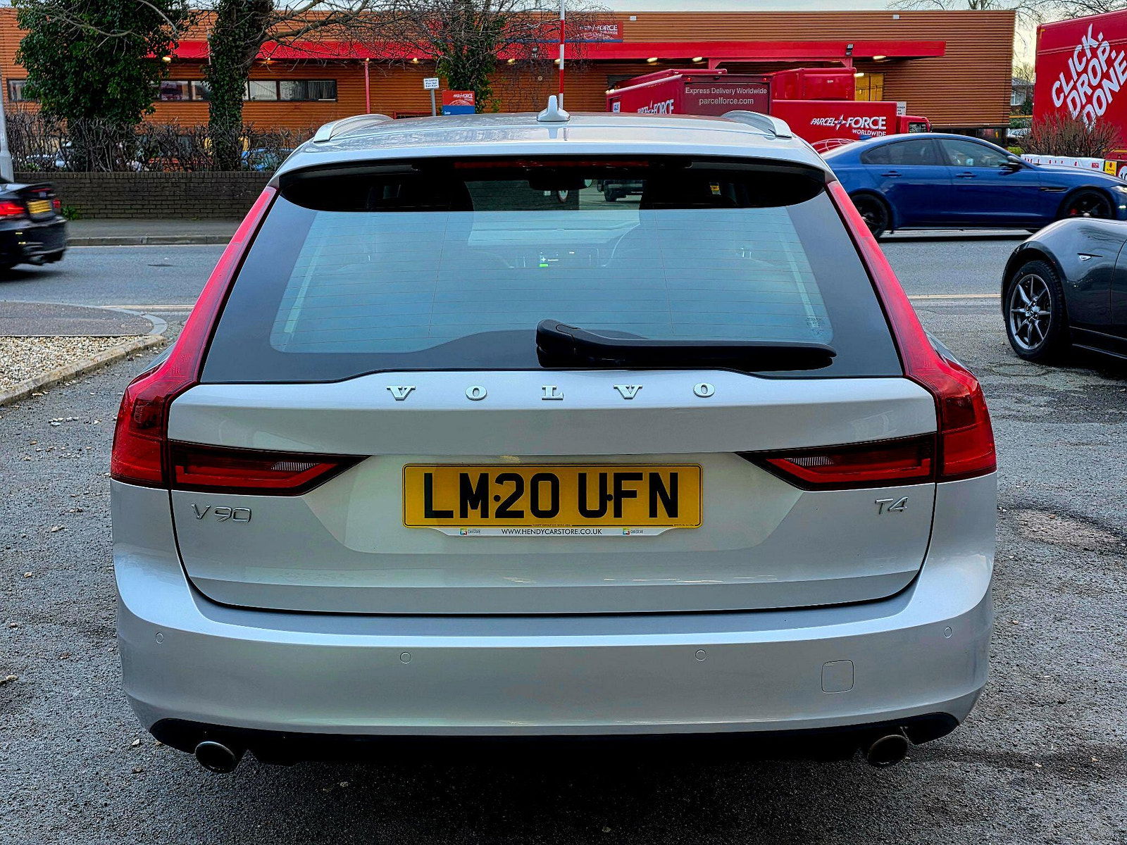 Volvo V90 2.0 T4 Momentum Plus Auto Euro 6 (s/s) 5dr 5dr Automatic 2020