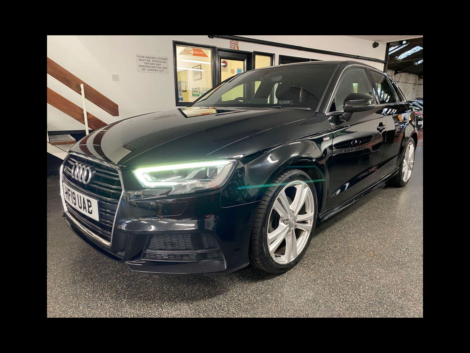 Audi A3 1.5 TFSI CoD 35 S line Sportback 5dr Petrol Manual Euro 6 (s/s) (150 ps) Low mileage, S Line Spec, Nav, USB 5dr Manual 2019