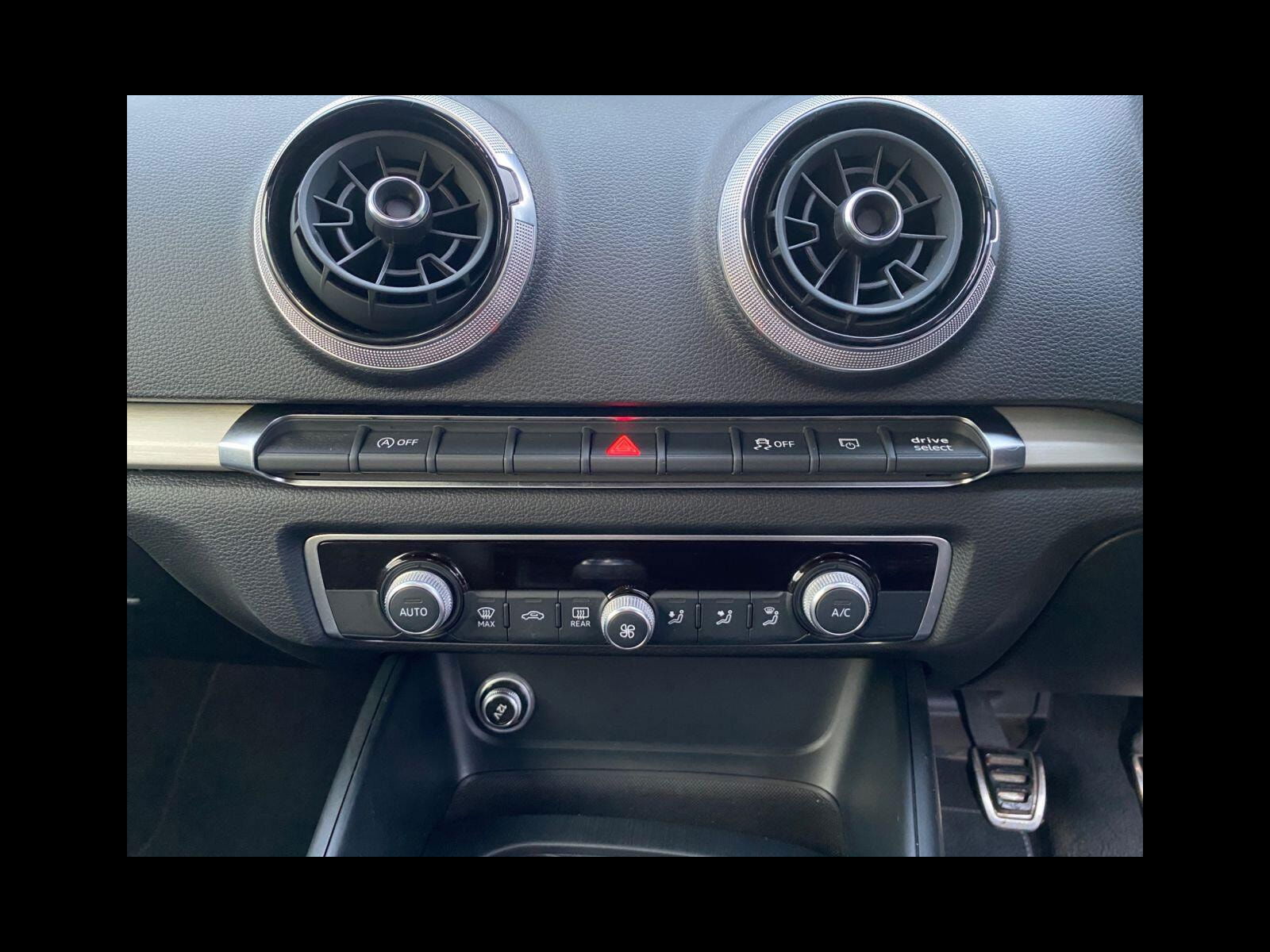 Audi A3 1.5 TFSI CoD 35 S line Sportback 5dr Petrol Manual Euro 6 (s/s) (150 ps) Low mileage, S Line Spec, Nav, USB 5dr Manual 2019