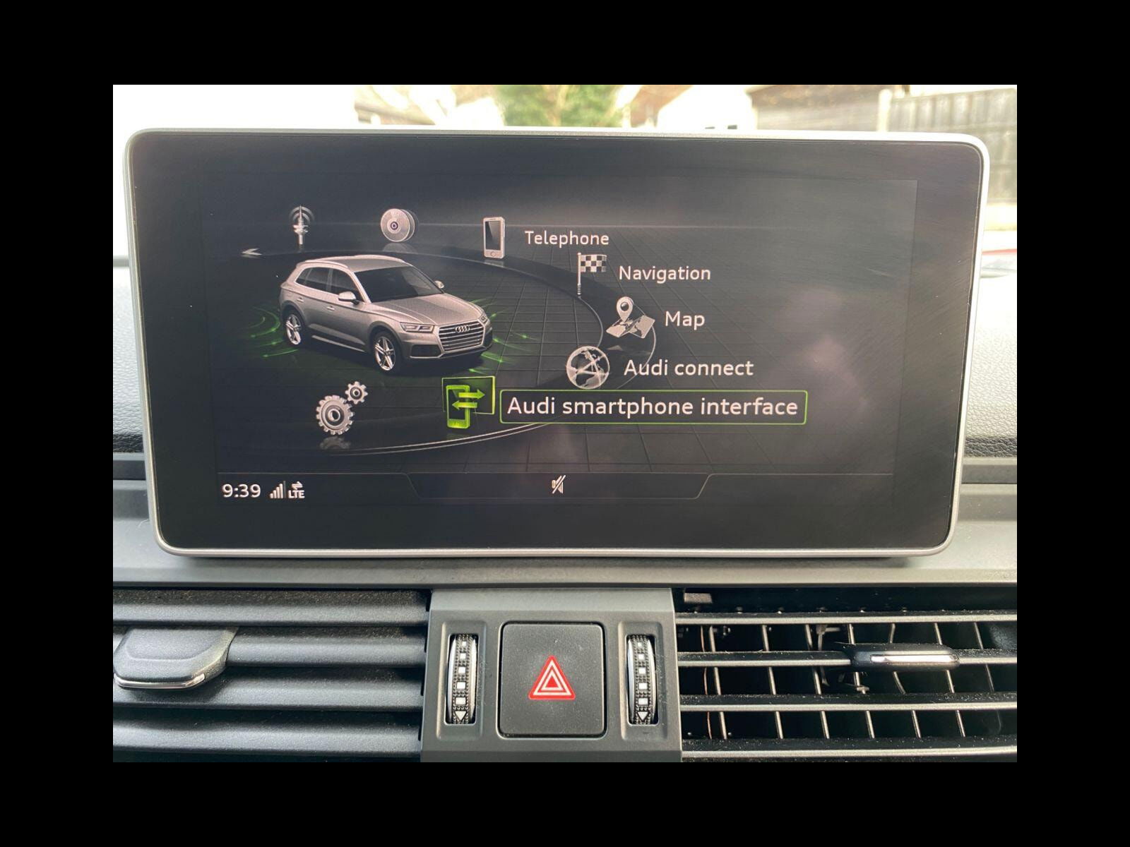 Audi Q5 2.0 TFSI S line SUV 5dr Petrol S Tronic quattro Euro 6 (s/s) (252 ps) S Line embossed seats, great spec 5dr Automatic 2018