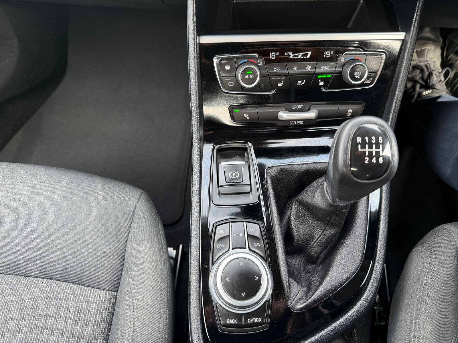 BMW 2 Series Active Tourer 2.0 218d SE MPV 5dr Diesel Manual Euro 6 (s/s) (150 ps) Comfort pack, heated electric seats 5dr Manual 2020