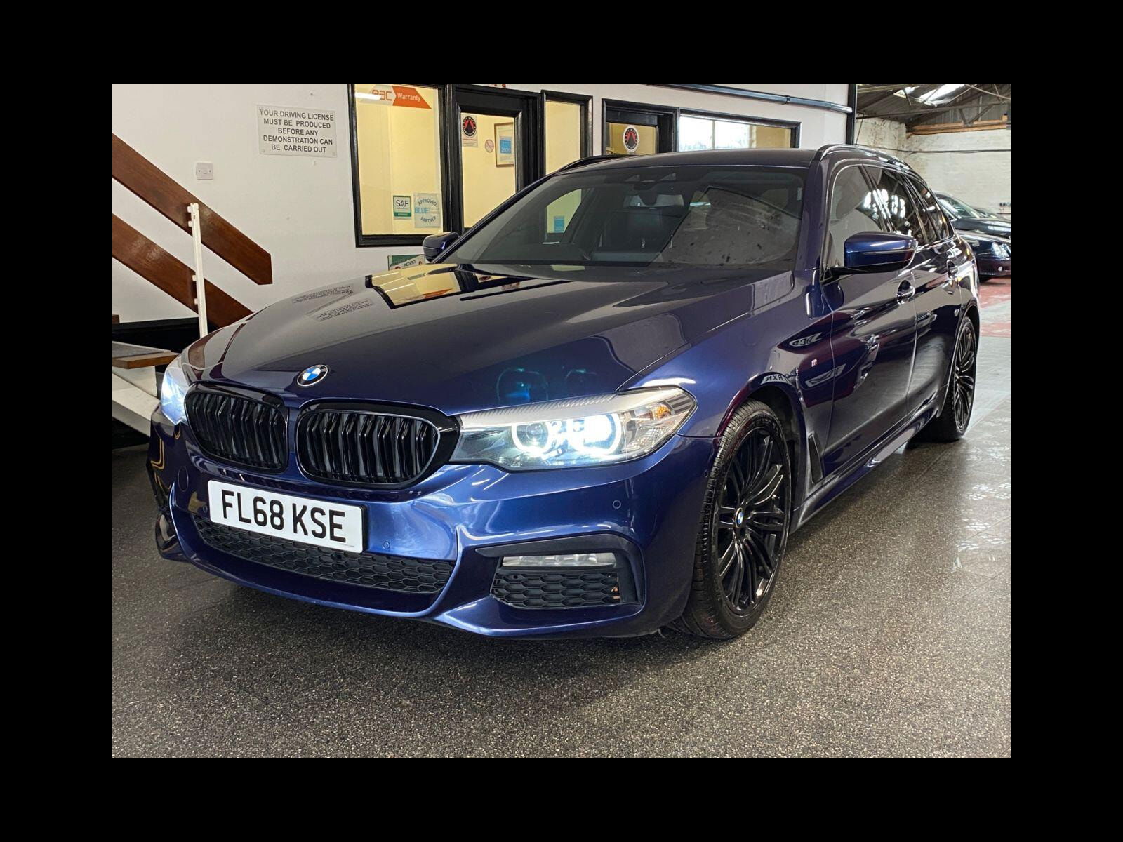BMW 5 Series 2.0 520d M Sport Touring 5dr Diesel Auto Euro 6 (s/s) (190 ps) CarPlay, Sat Nav, Bluetooth, DAB,CD 5dr Automatic 2018