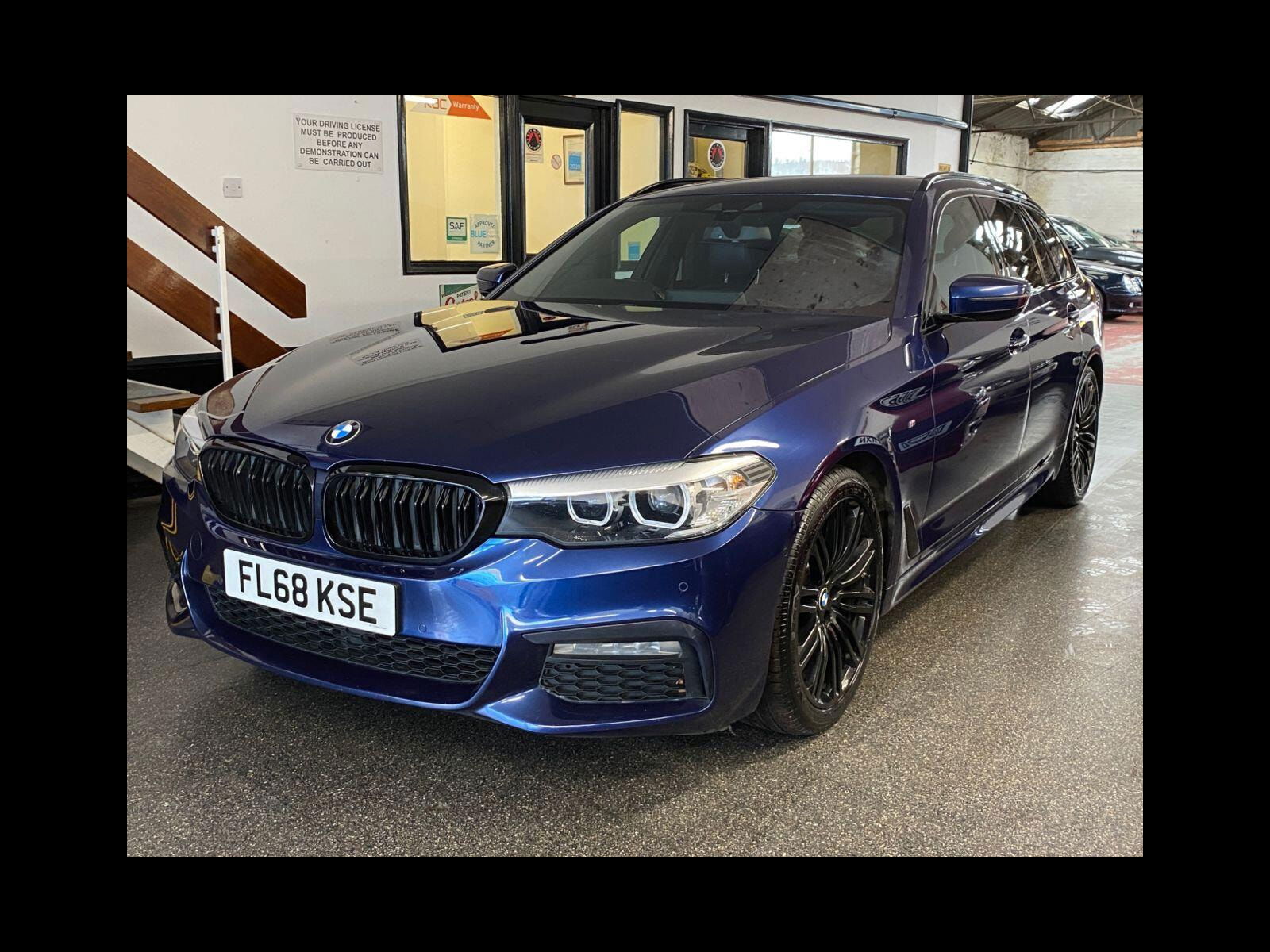 BMW 5 Series 2.0 520d M Sport Touring 5dr Diesel Auto Euro 6 (s/s) (190 ps) CarPlay, Sat Nav, Bluetooth, DAB,CD 5dr Automatic 2018