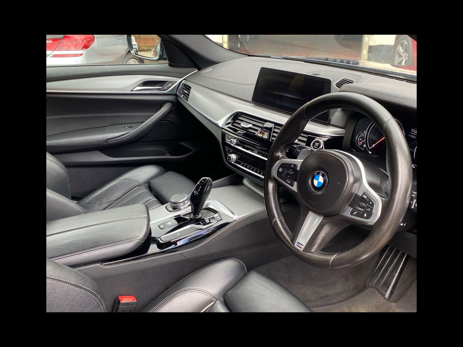 BMW 5 Series 2.0 520d M Sport Touring 5dr Diesel Auto Euro 6 (s/s) (190 ps) CarPlay, Sat Nav, Bluetooth, DAB,CD 5dr Automatic 2018