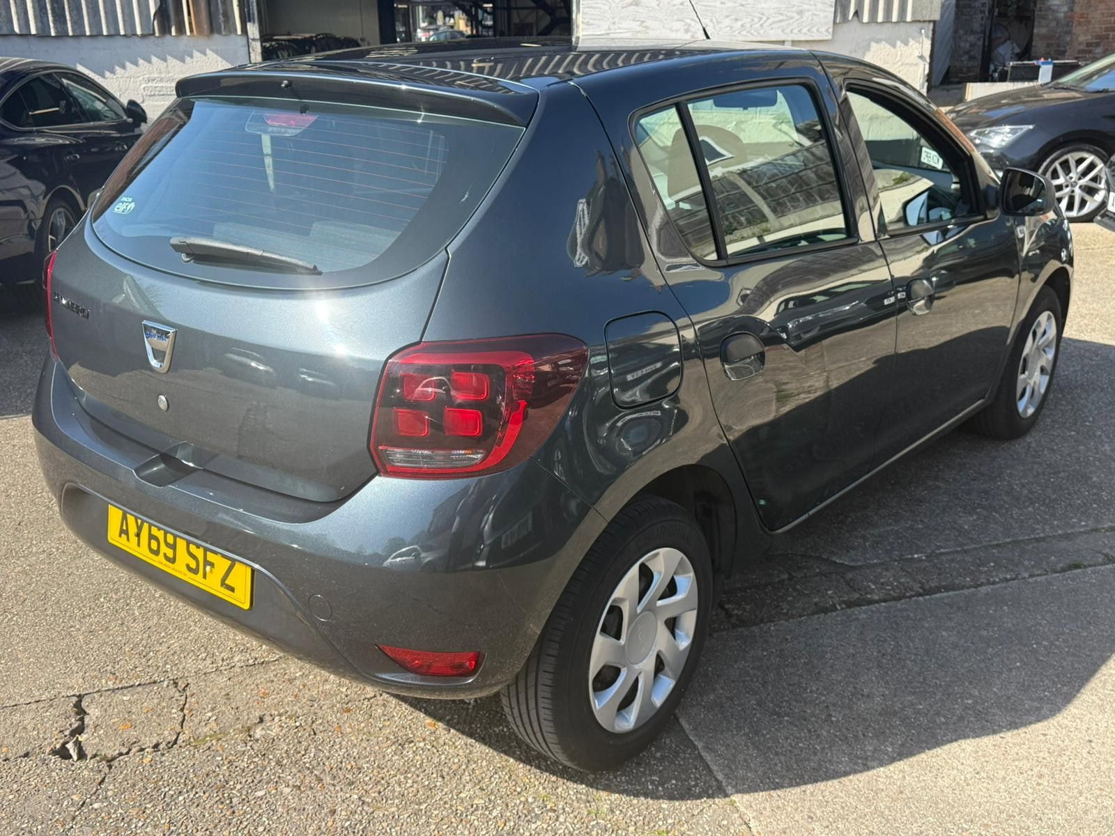 Dacia Sandero 0.9 TCe Essential Hatchback 5dr Petrol Manual Euro 6 (s/s) (90 ps) 5dr Manual 2019