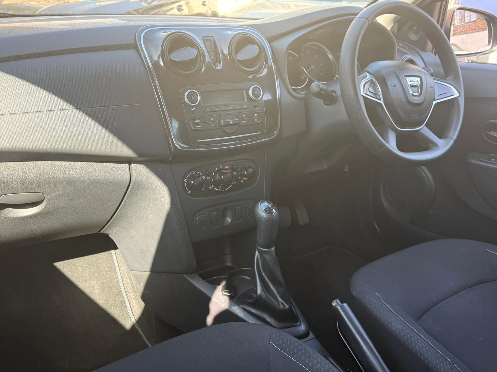 Dacia Sandero 0.9 TCe Essential Hatchback 5dr Petrol Manual Euro 6 (s/s) (90 ps) 5dr Manual 2019