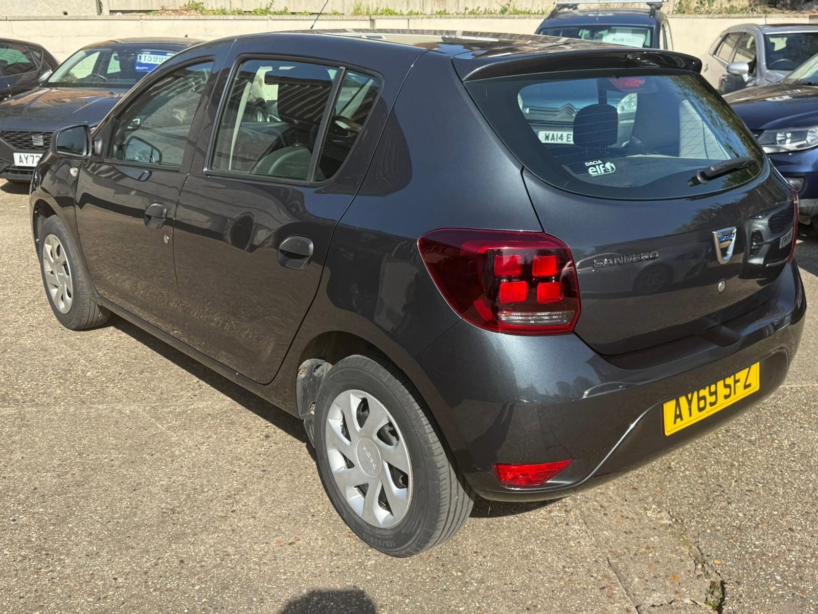 Dacia Sandero 0.9 TCe Essential Hatchback 5dr Petrol Manual Euro 6 (s/s) (90 ps) 5dr Manual 2019