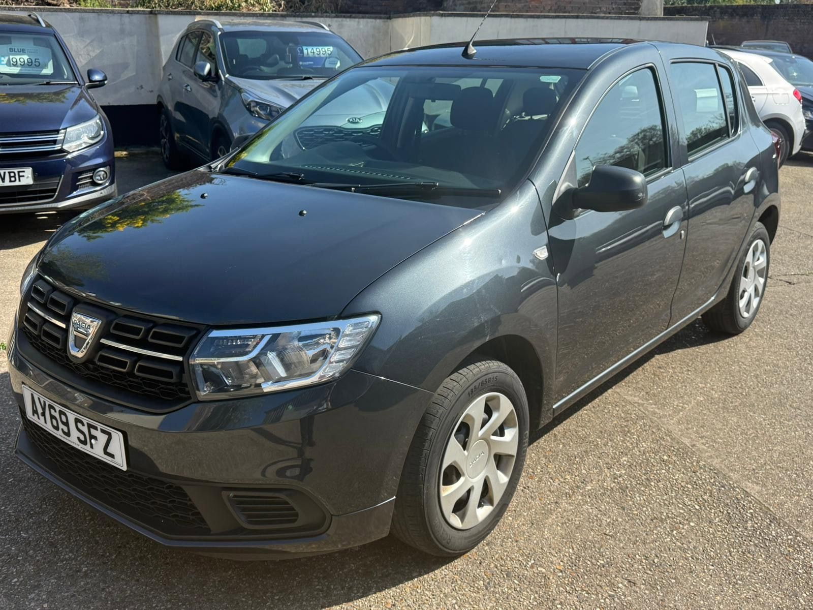 Dacia Sandero 0.9 TCe Essential Hatchback 5dr Petrol Manual Euro 6 (s/s) (90 ps) 5dr Manual 2019
