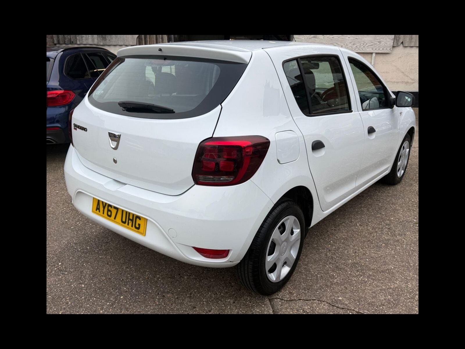 Dacia Sandero 1.0 SCe Ambiance Hatchback 5dr Petrol Manual Euro 6 (75 ps) 2 Keys, 12m MOT/6 M Warranty 5dr Manual 2017