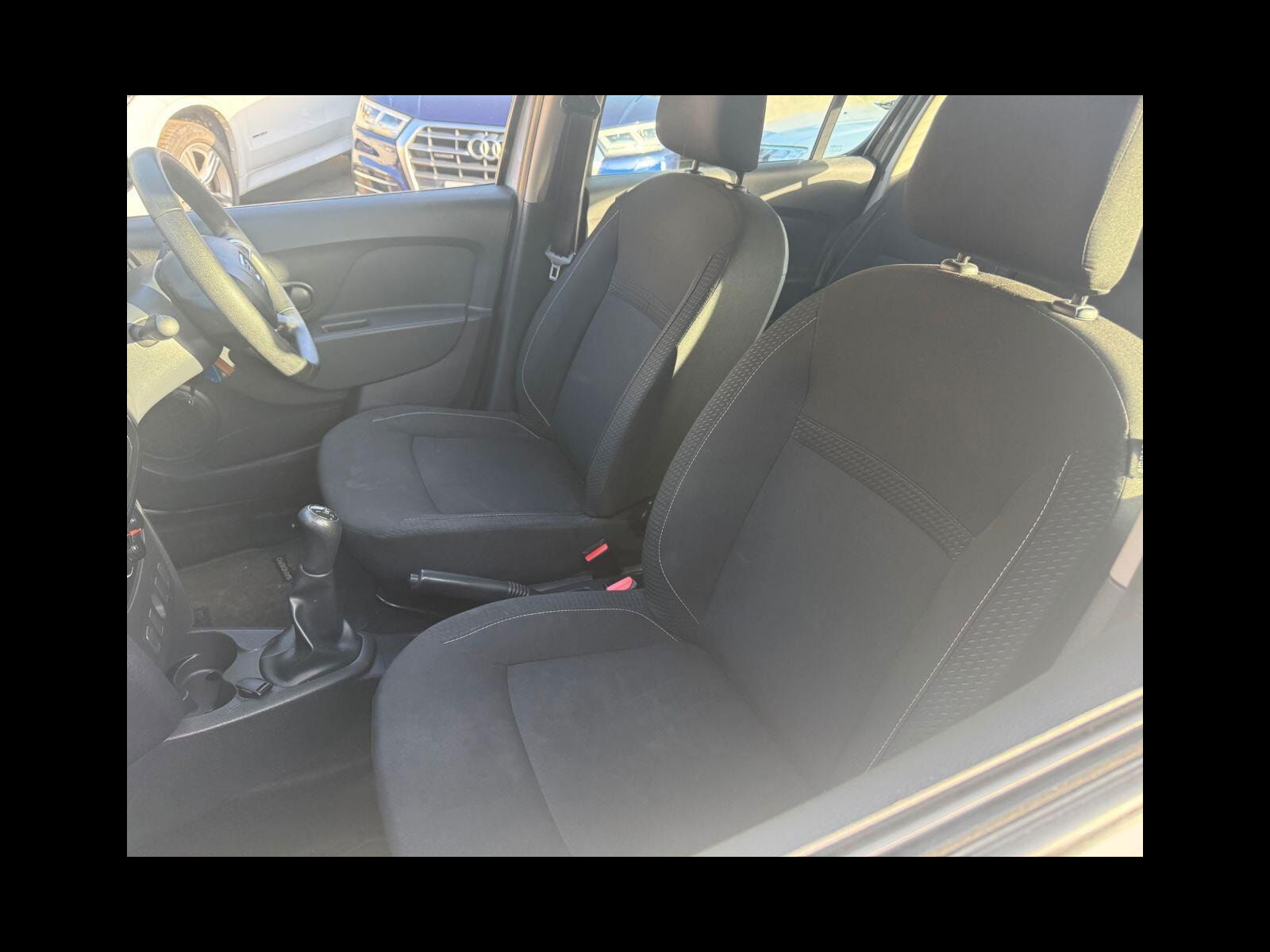 Dacia Sandero 1.0 SCe Ambiance Hatchback 5dr Petrol Manual Euro 6 (75 ps) 2 Keys, 12m MOT/6 M Warranty 5dr Manual 2017