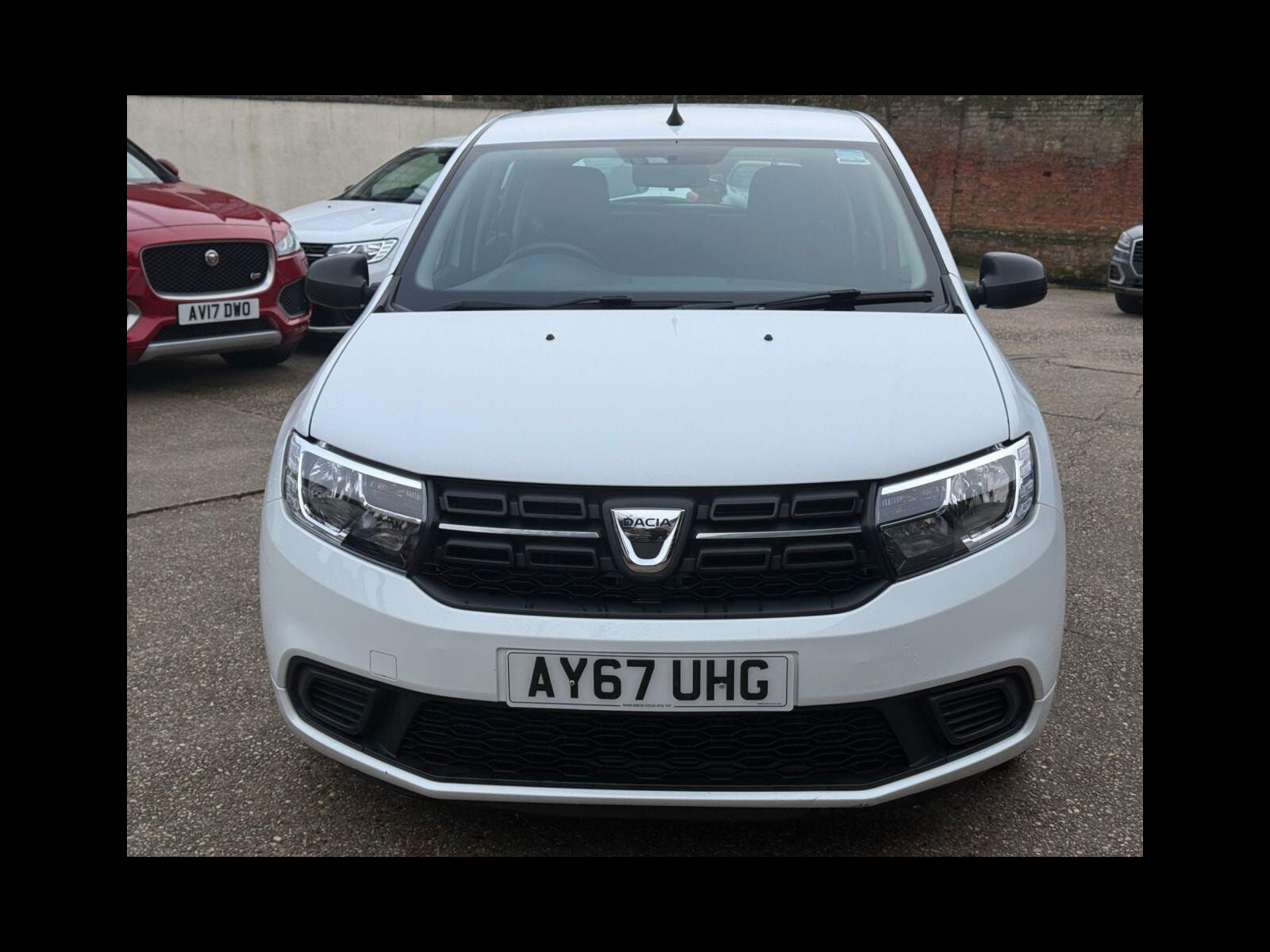 Dacia Sandero 1.0 SCe Ambiance Hatchback 5dr Petrol Manual Euro 6 (75 ps) 2 Keys, 12m MOT/6 M Warranty 5dr Manual 2017