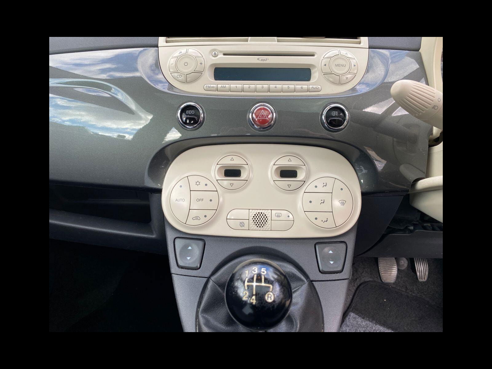 Fiat 500 0.9 TwinAir Lounge Hatchback 3dr Petrol Manual Euro 5 (s/s) (85 bhp) £20 Tax, Sunroof, ideal first car.. 3dr Manual 2012