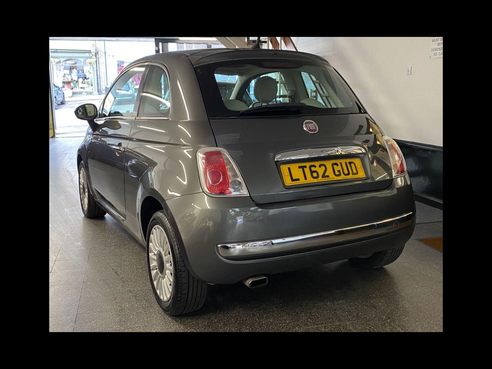 Fiat 500 0.9 TwinAir Lounge Hatchback 3dr Petrol Manual Euro 5 (s/s) (85 bhp) £20 Tax, Sunroof, ideal first car.. 3dr Manual 2012