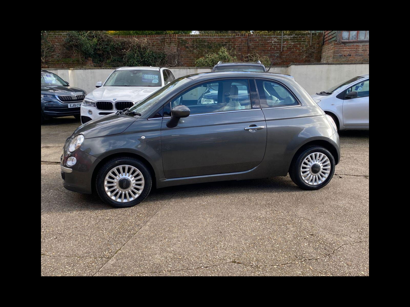 Fiat 500 0.9 TwinAir Lounge Hatchback 3dr Petrol Manual Euro 5 (s/s) (85 bhp) £20 Tax, Sunroof, ideal first car.. 3dr Manual 2012