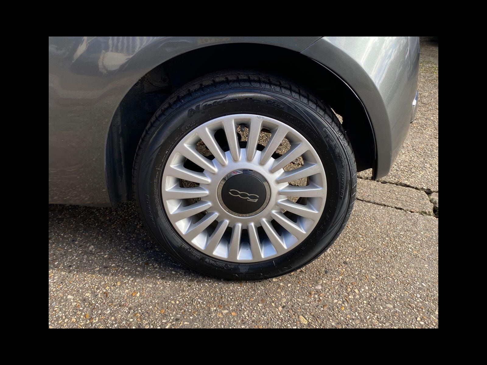 Fiat 500 0.9 TwinAir Lounge Hatchback 3dr Petrol Manual Euro 5 (s/s) (85 bhp) £20 Tax, Sunroof, ideal first car.. 3dr Manual 2012