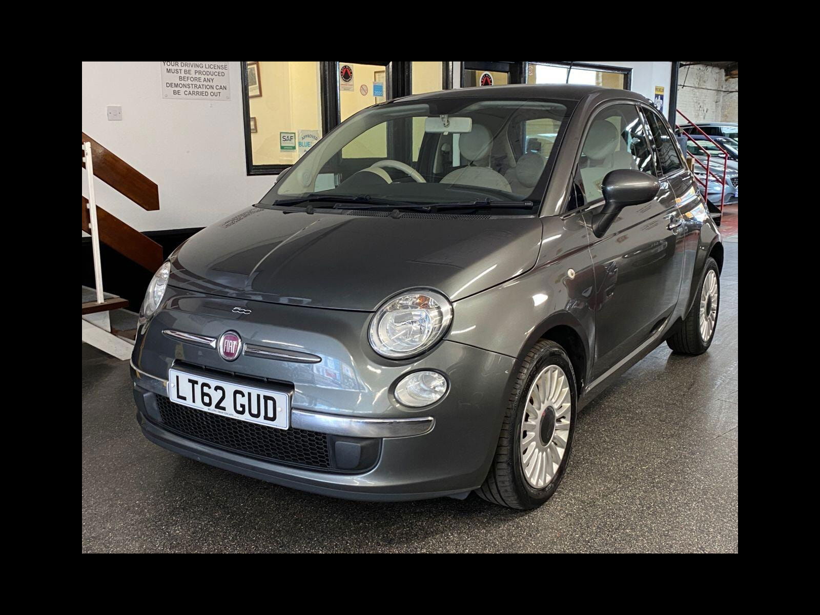Fiat 500 0.9 TwinAir Lounge Hatchback 3dr Petrol Manual Euro 5 (s/s) (85 bhp) £20 Tax, Sunroof, ideal first car.. 3dr Manual 2012