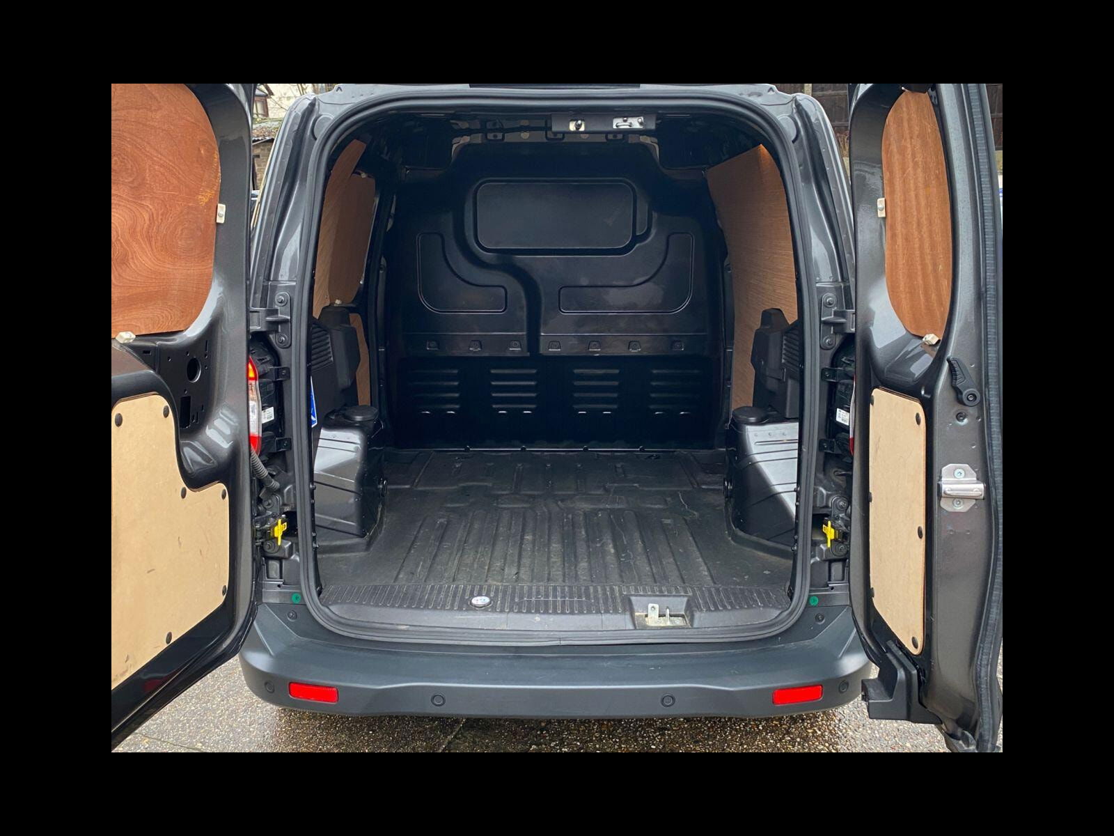 Ford Transit Courier 1.5 TDCi Limited Panel Van 5dr Diesel Manual L1 Euro 6 (100 ps) 1 Owner, 2 keys, Full svc history 5dr Manual 2023