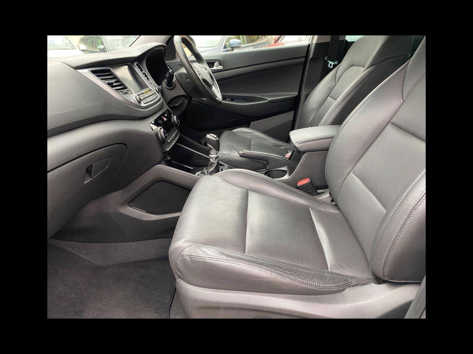 Hyundai Tucson 1.7 CRDi Blue Drive Premium SUV 5dr Diesel Manual Euro 6 (s/s) (116 ps) Sat nav, Bluetooth, Heated Leather 5dr Manual 2018