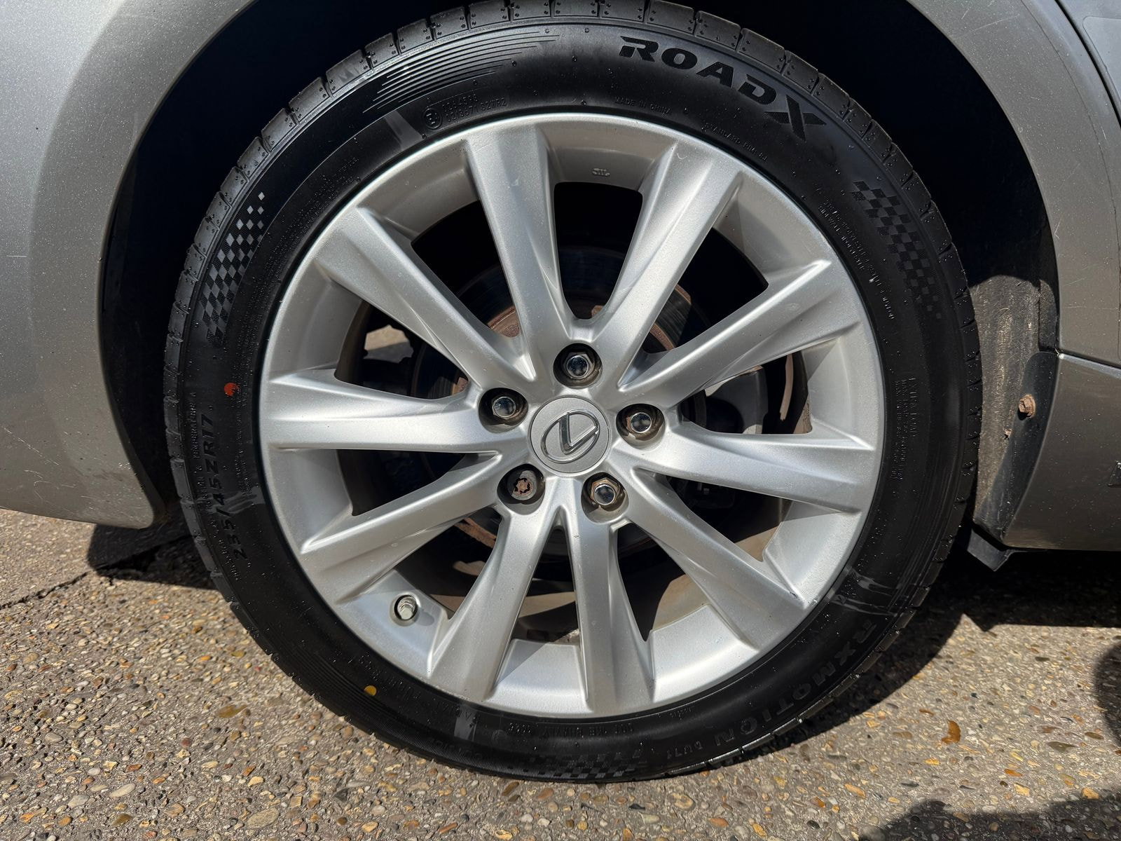 Lexus IS 2.5 300h Executive Edition Saloon 4dr Petrol Hybrid E-CVT Euro 5 (s/s) (223 ps) Perforated heated Leather seats 4dr Automatic 2014