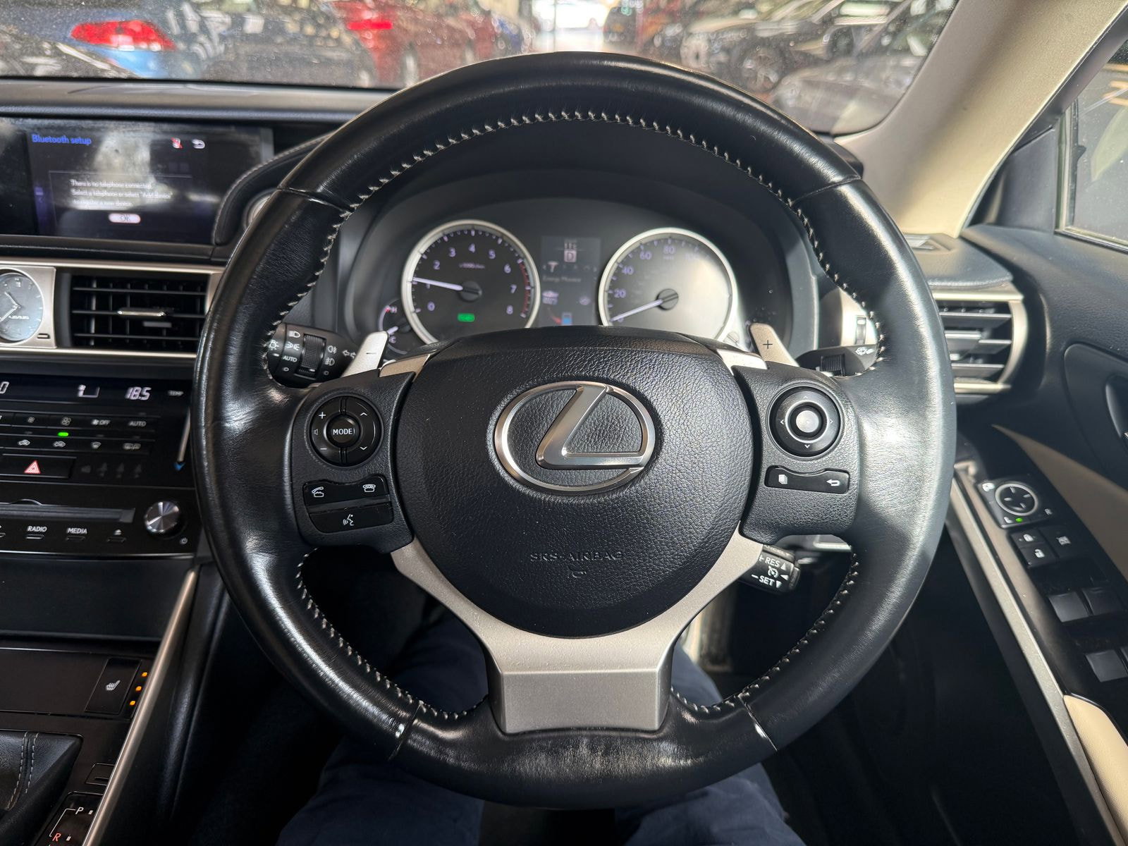 Lexus IS 2.5 300h Executive Edition Saloon 4dr Petrol Hybrid E-CVT Euro 5 (s/s) (223 ps) Perforated heated Leather seats 4dr Automatic 2014