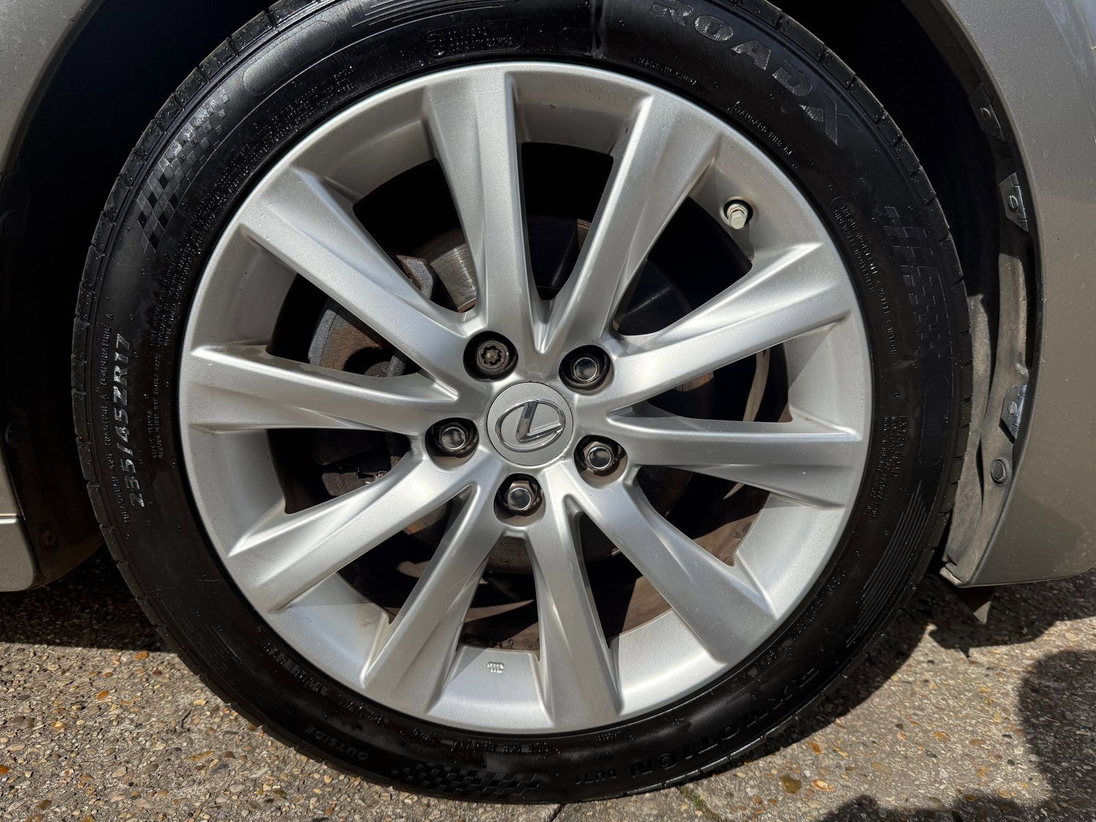 Lexus IS 2.5 300h Executive Edition Saloon 4dr Petrol Hybrid E-CVT Euro 5 (s/s) (223 ps) Perforated heated Leather seats 4dr Automatic 2014