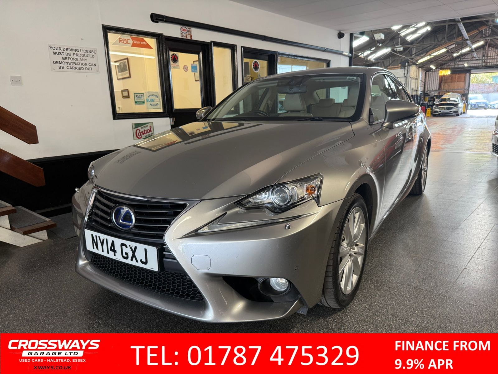 Lexus IS 2.5 300h Executive Edition Saloon 4dr Petrol Hybrid E-CVT Euro 5 (s/s) (223 ps) Perforated heated Leather seats 4dr Automatic 2014