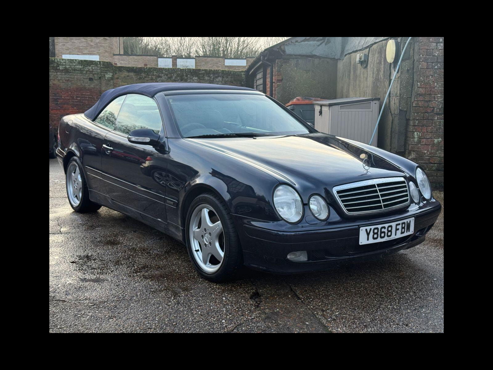 Mercedes-Benz CLK 2.3 CLK230 Kompressor Elegance Cabriolet 2dr Petrol Automatic (237 g/km, 197 bhp) Only 54000 miles from new!!! 2dr Automatic 2001