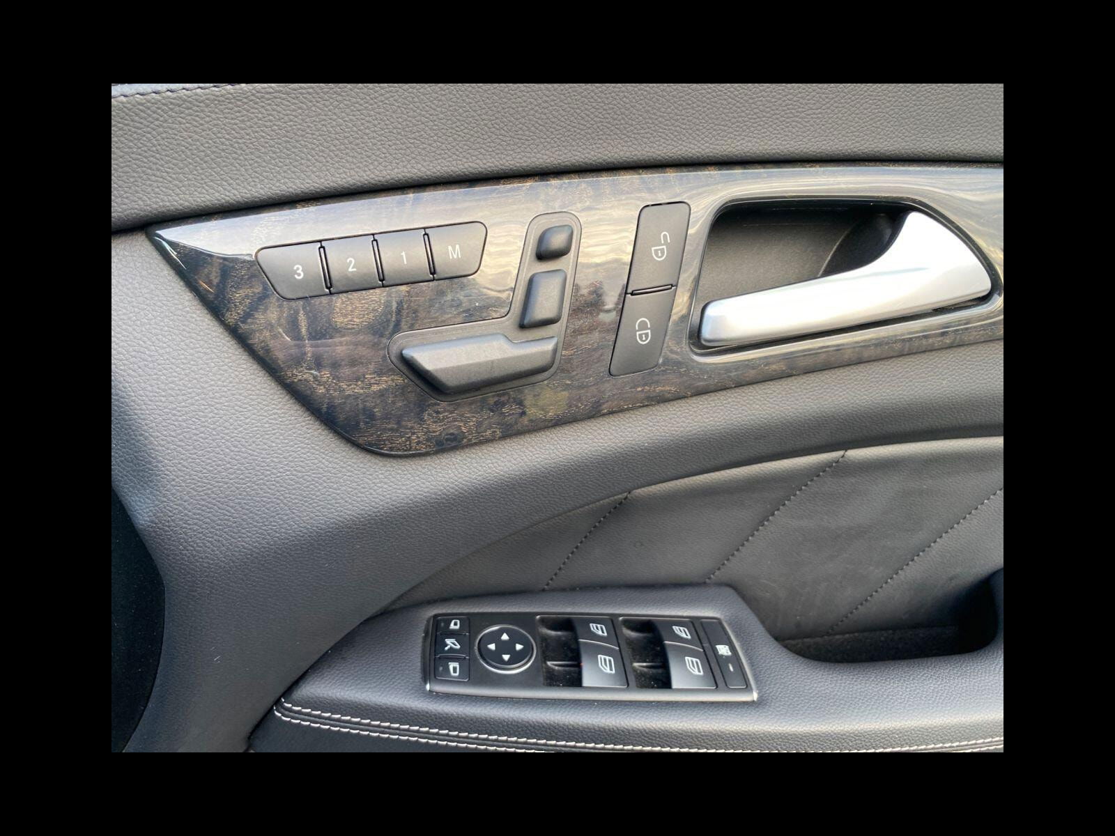 Mercedes-Benz CLS CLASS 3.0 CLS350 CDI V6 BlueEfficiency Sport Coupe 4dr Diesel G-Tronic+ Euro 5 (265 ps) 6 Months Insured Warranty/12m RAC 4dr Automatic 2012