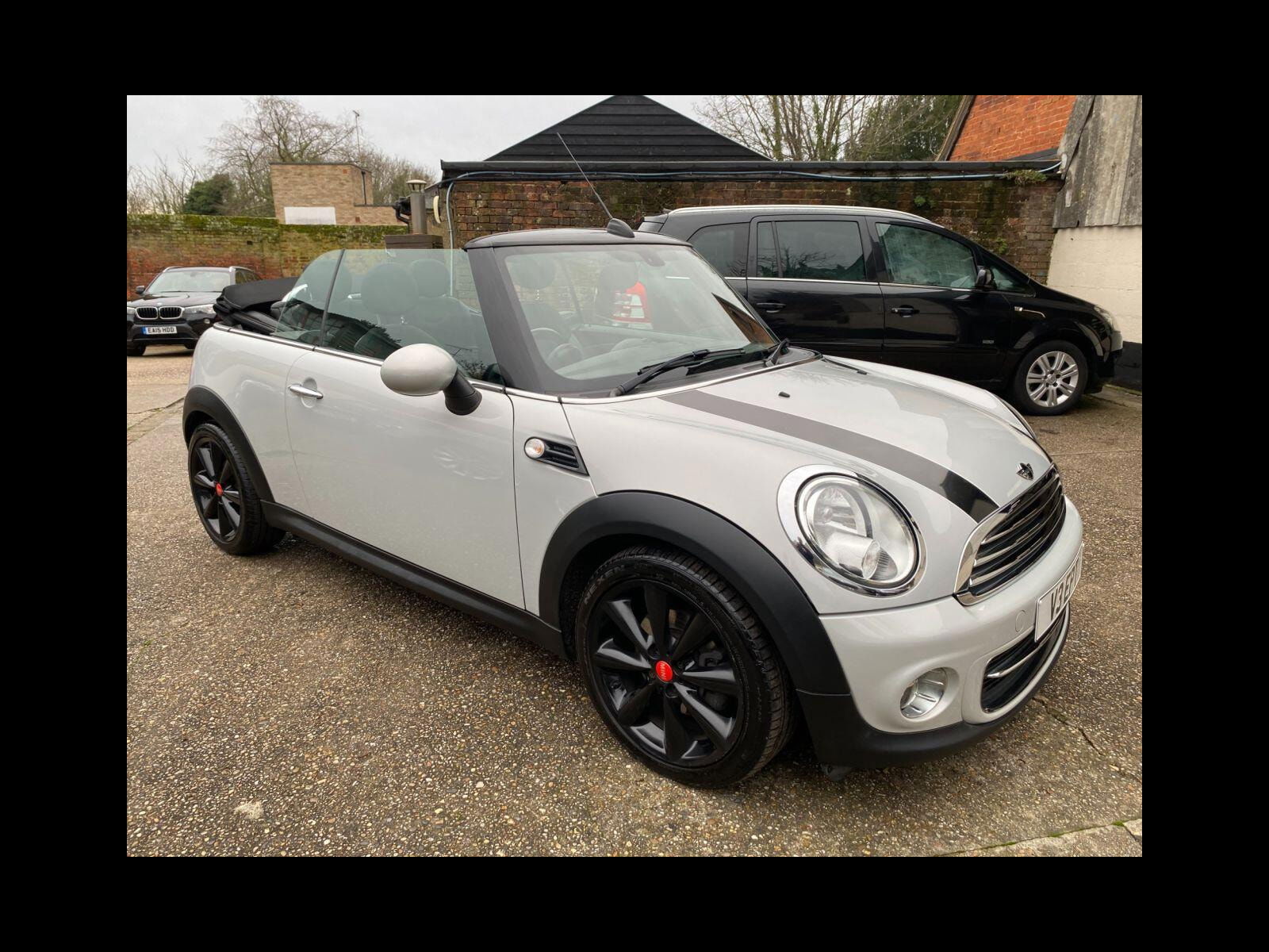 MINI Convertible 1.6 COOPER 2d 122 BHP Heated Leather Seats/CHILLI Pack 2dr Manual 2015