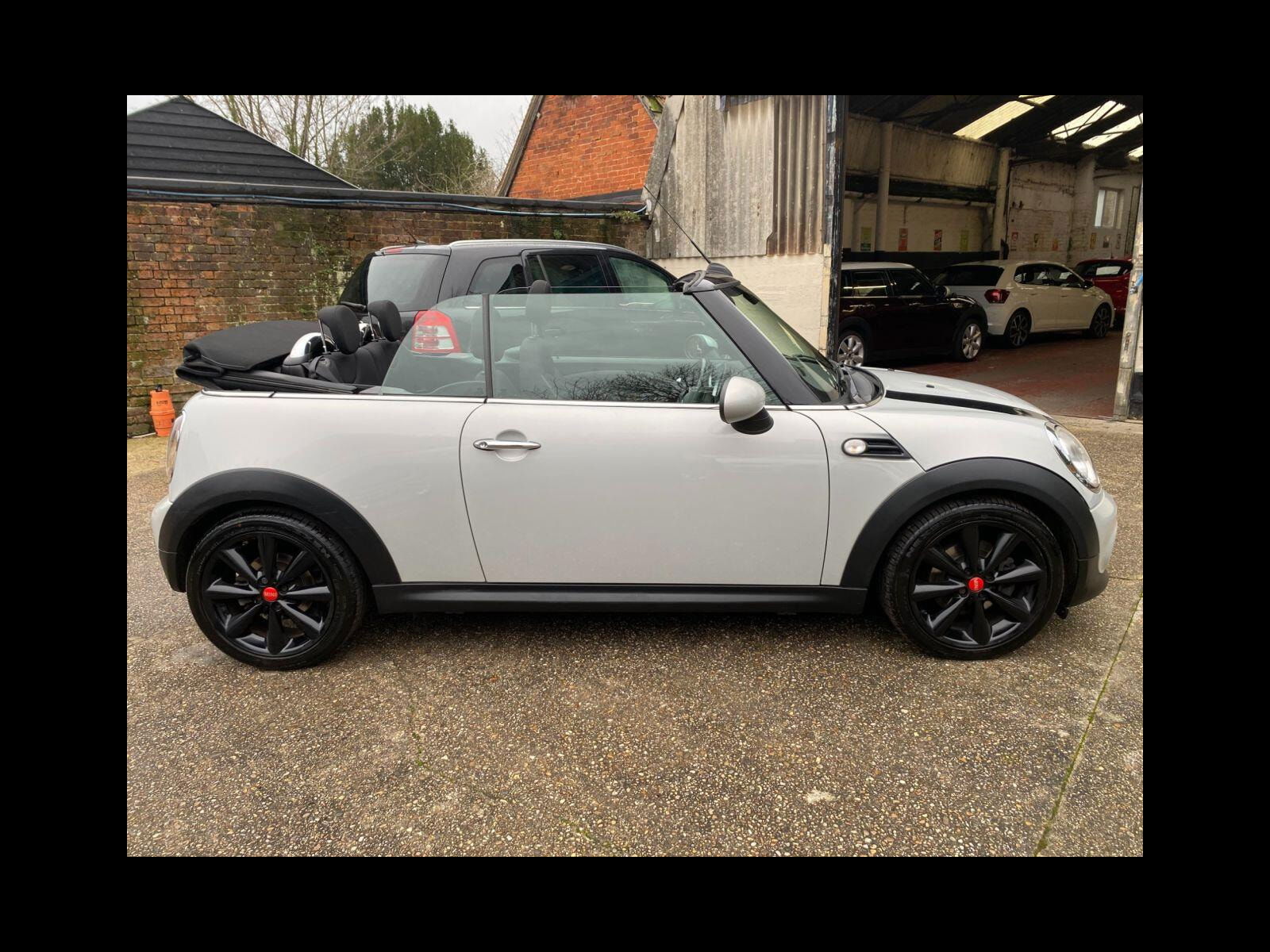 MINI Convertible 1.6 COOPER 2d 122 BHP Heated Leather Seats/CHILLI Pack 2dr Manual 2015