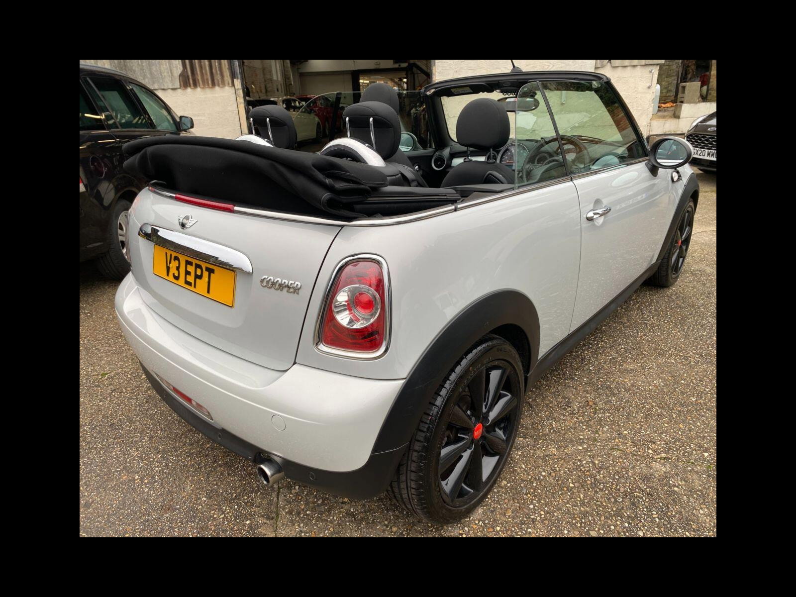 MINI Convertible 1.6 COOPER 2d 122 BHP Heated Leather Seats/CHILLI Pack 2dr Manual 2015