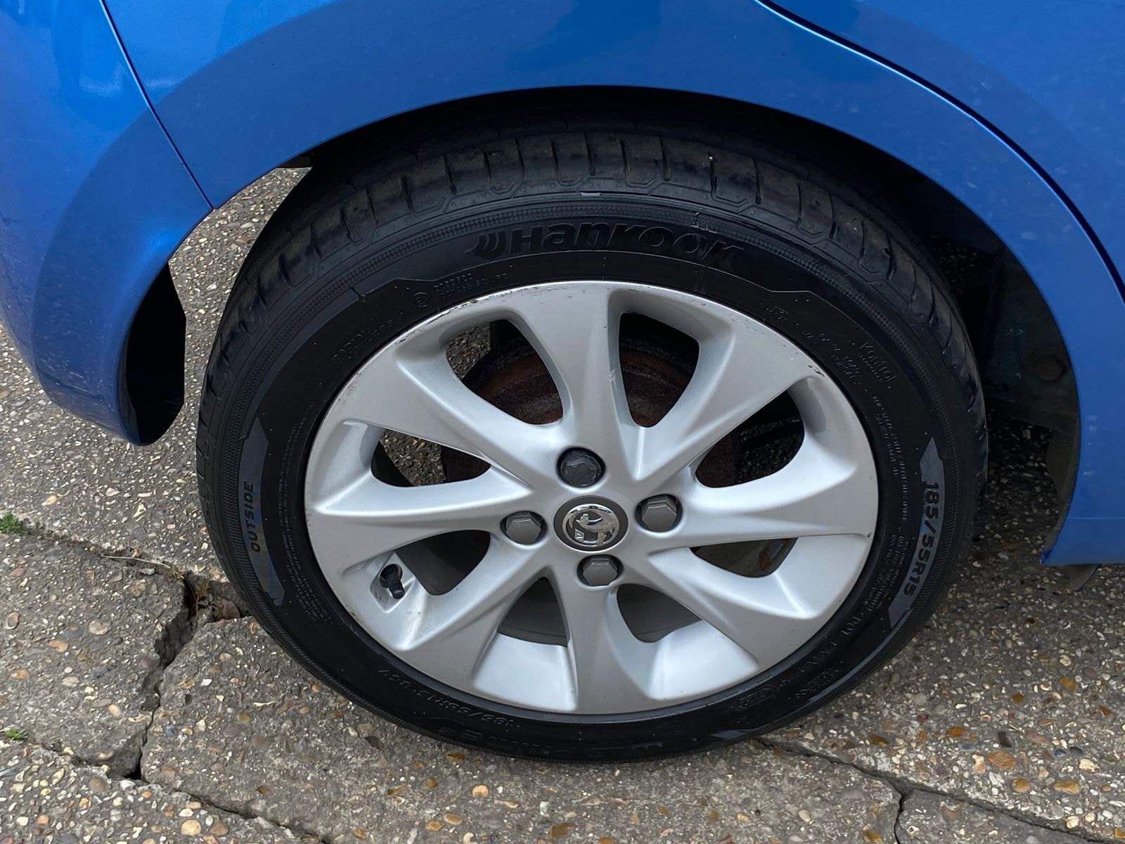 Vauxhall Viva 1.0i SL Hatchback 5dr Petrol Manual Euro 6 (75 ps) just two owners and service history 5dr Manual 2017