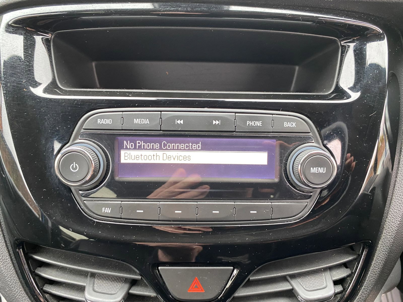 Vauxhall Viva 1.0i SL Hatchback 5dr Petrol Manual Euro 6 (75 ps) just two owners and service history 5dr Manual 2017