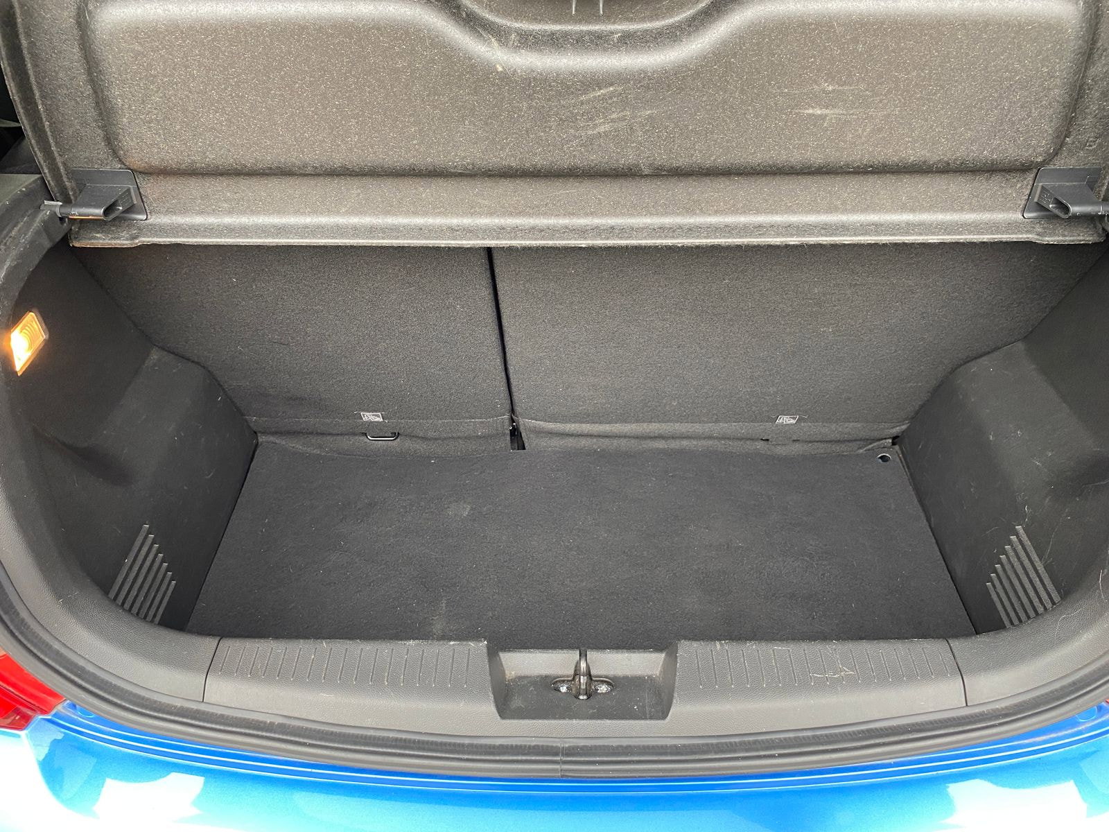 Vauxhall Viva 1.0i SL Hatchback 5dr Petrol Manual Euro 6 (75 ps) just two owners and service history 5dr Manual 2017